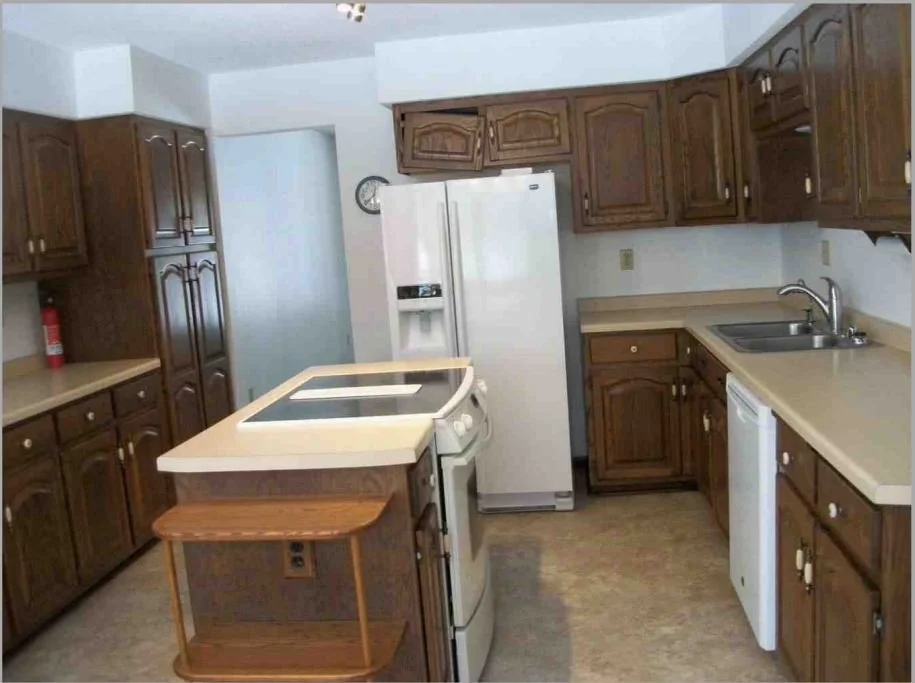 Mohawk Before - Kitchen.JPG