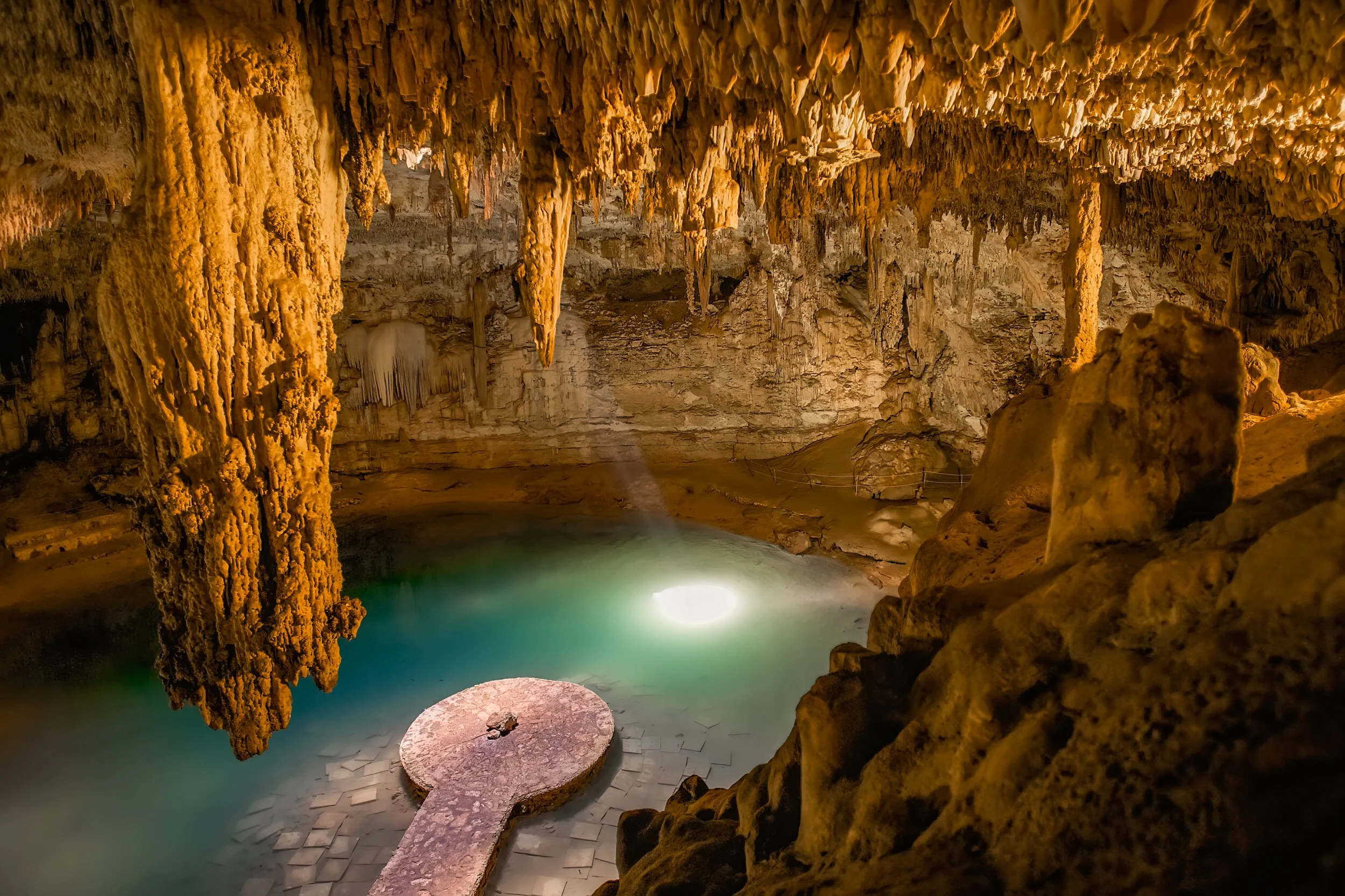 20110311_cenote_yucatan_mexico.jpeg