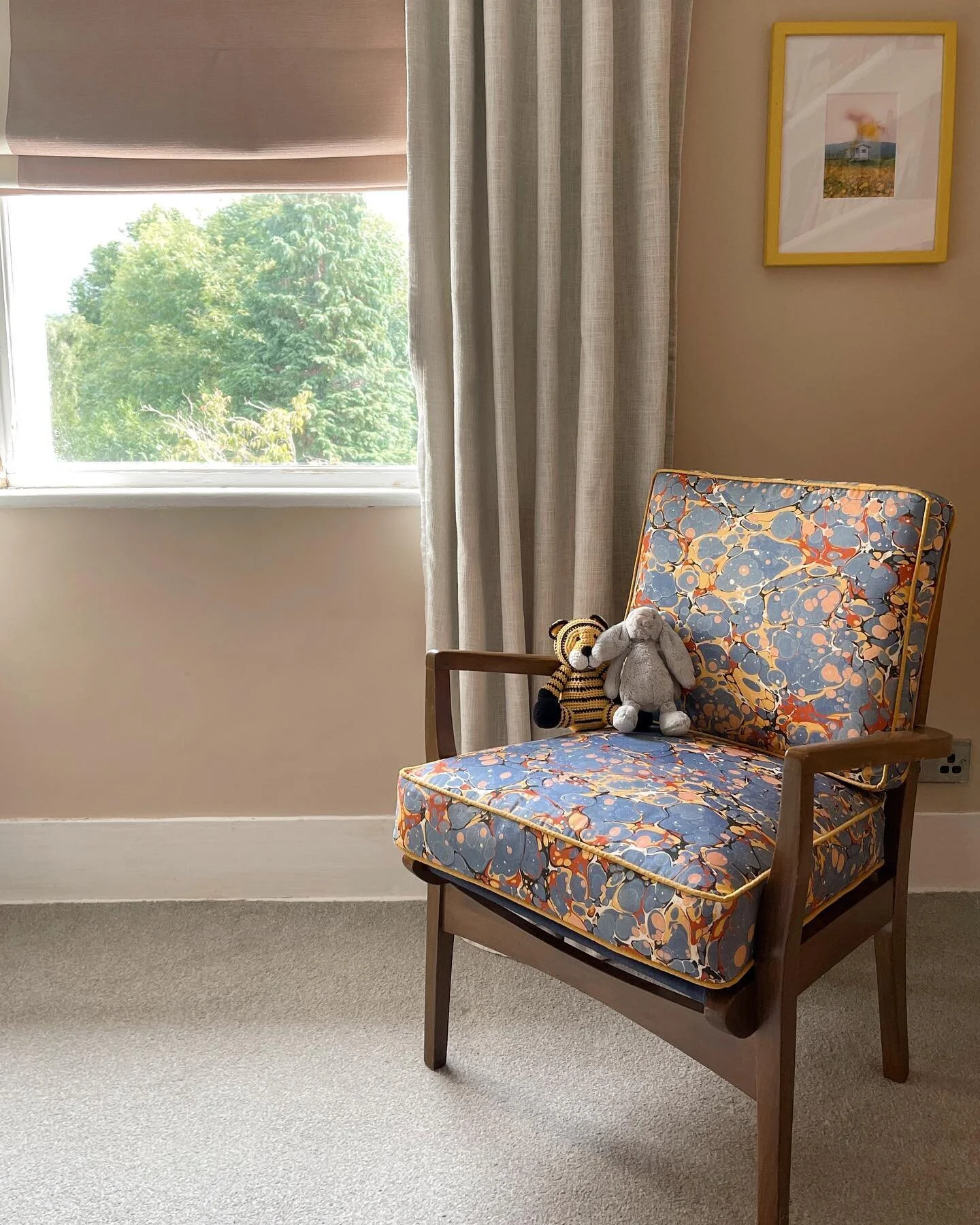 Swipe for before ➡️ I got this old chair from @ebay_uk many years ago and using some fabric I *appropriated* from work did the most basic bodge job using completely unsuitable stretch fabric. It&rsquo;s been on my list for a proper makeover pretty mu