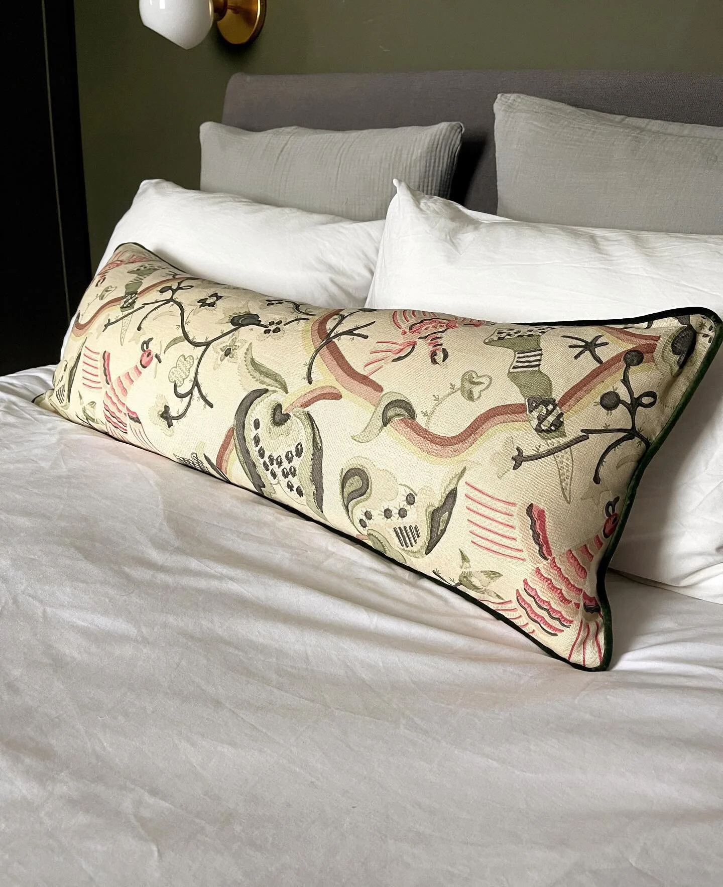 I bought a remnant of an incredible @robertkime Tree of Life fabric from @haines_collection over a year ago, I finally decided to make it into a bolster cushion for our bed. I don&rsquo;t know about you but I&rsquo;ve been feeling a lot of environmen