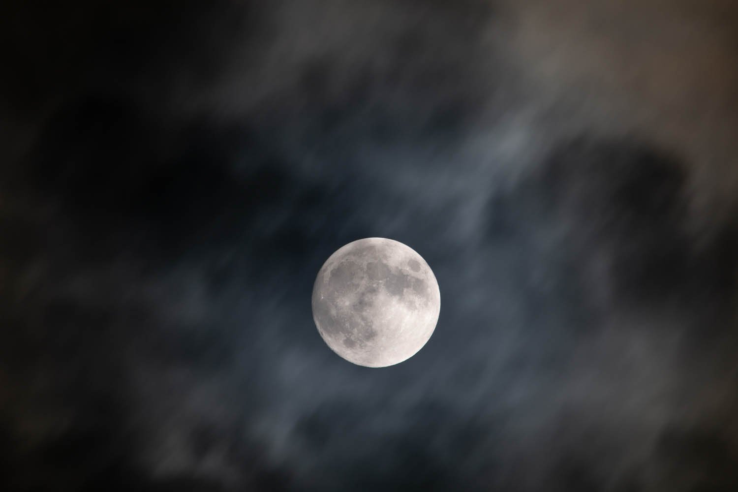 Full_Moon_With_Cloud.jpg