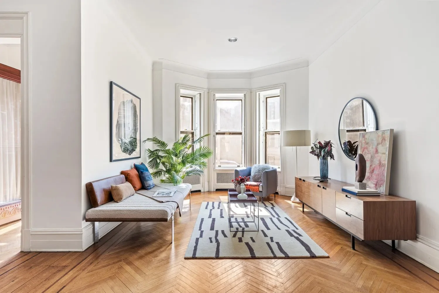 599 2nd St
Sold At-Ask | 1 DOM