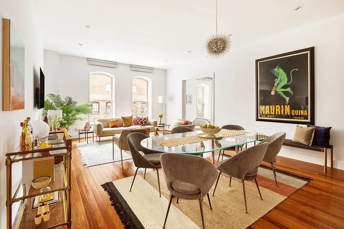 416 Washington St 
$220K Over Ask | 13 DOM