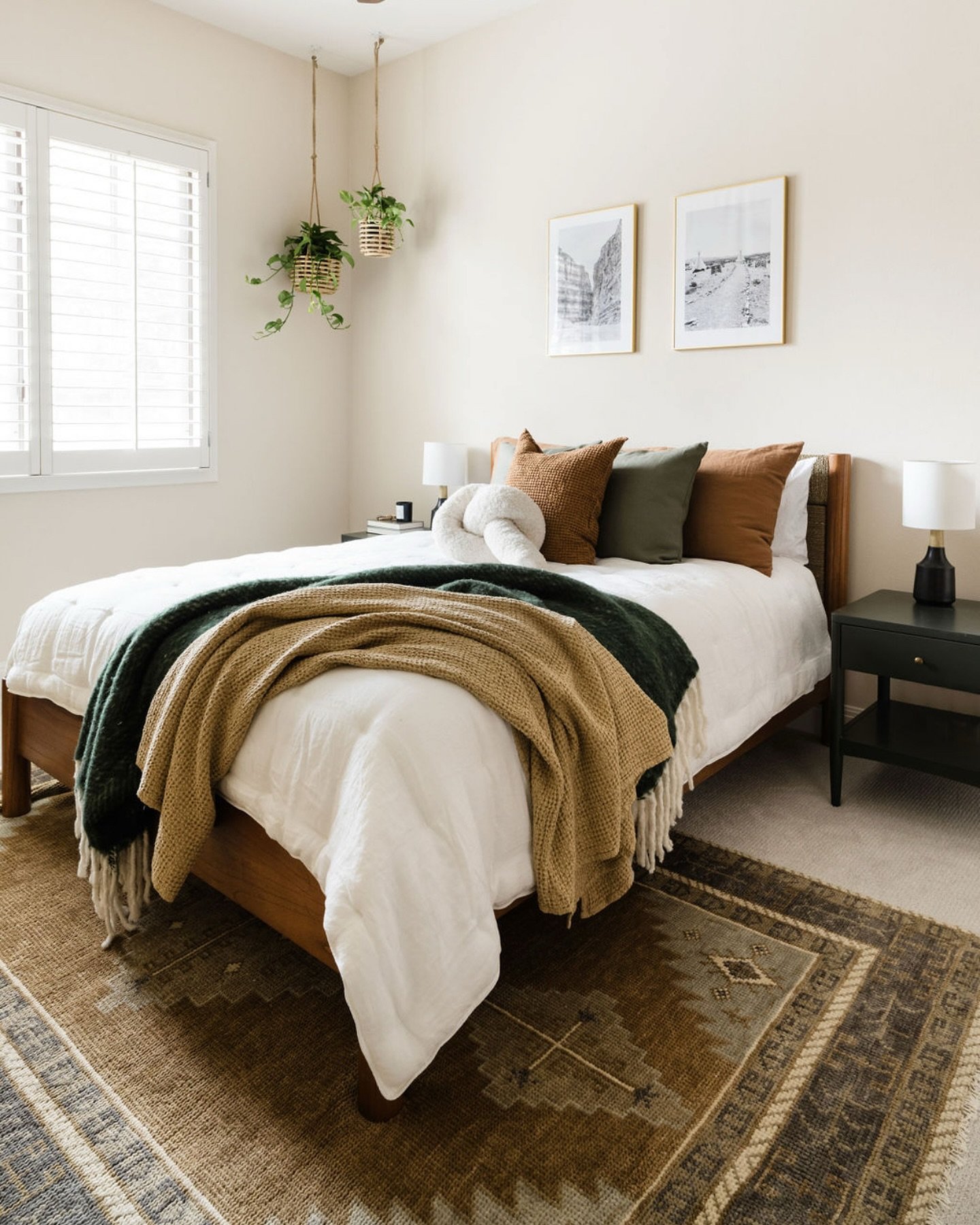 This one will always have a special place in my heart. Dream project, dream clients, and interiors that make my designer heart very happy.

Photo by: @madelineharperphoto 

#InteriorDesign #guestroom #guestroomdecor #guestsuite #organicmodern