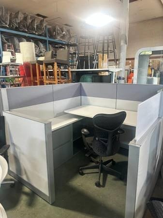 Cubicles+1.jpg