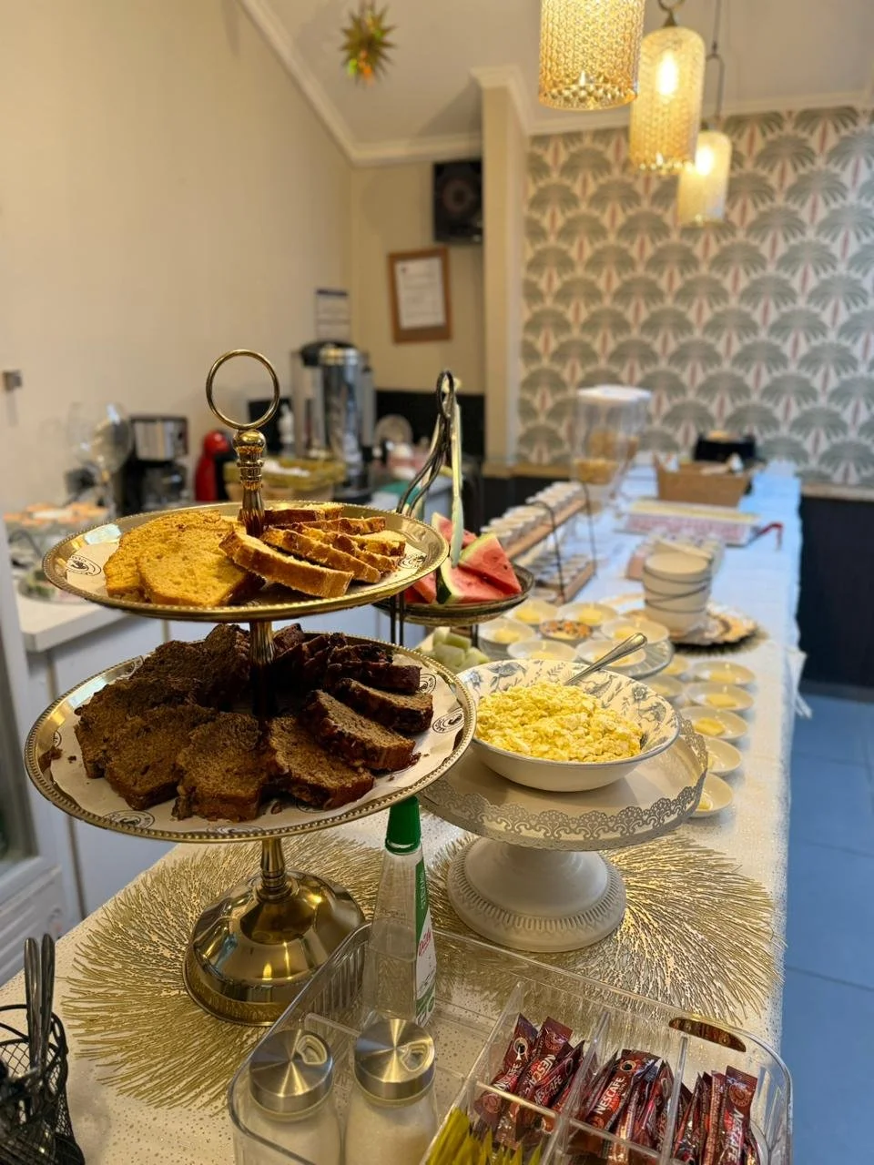 desayuno buffet. restaurante Casa Fernanda dentro del hotel, salon acogedor para diferentes tipos de eventos, desayuno, almuerzo, viña del mar