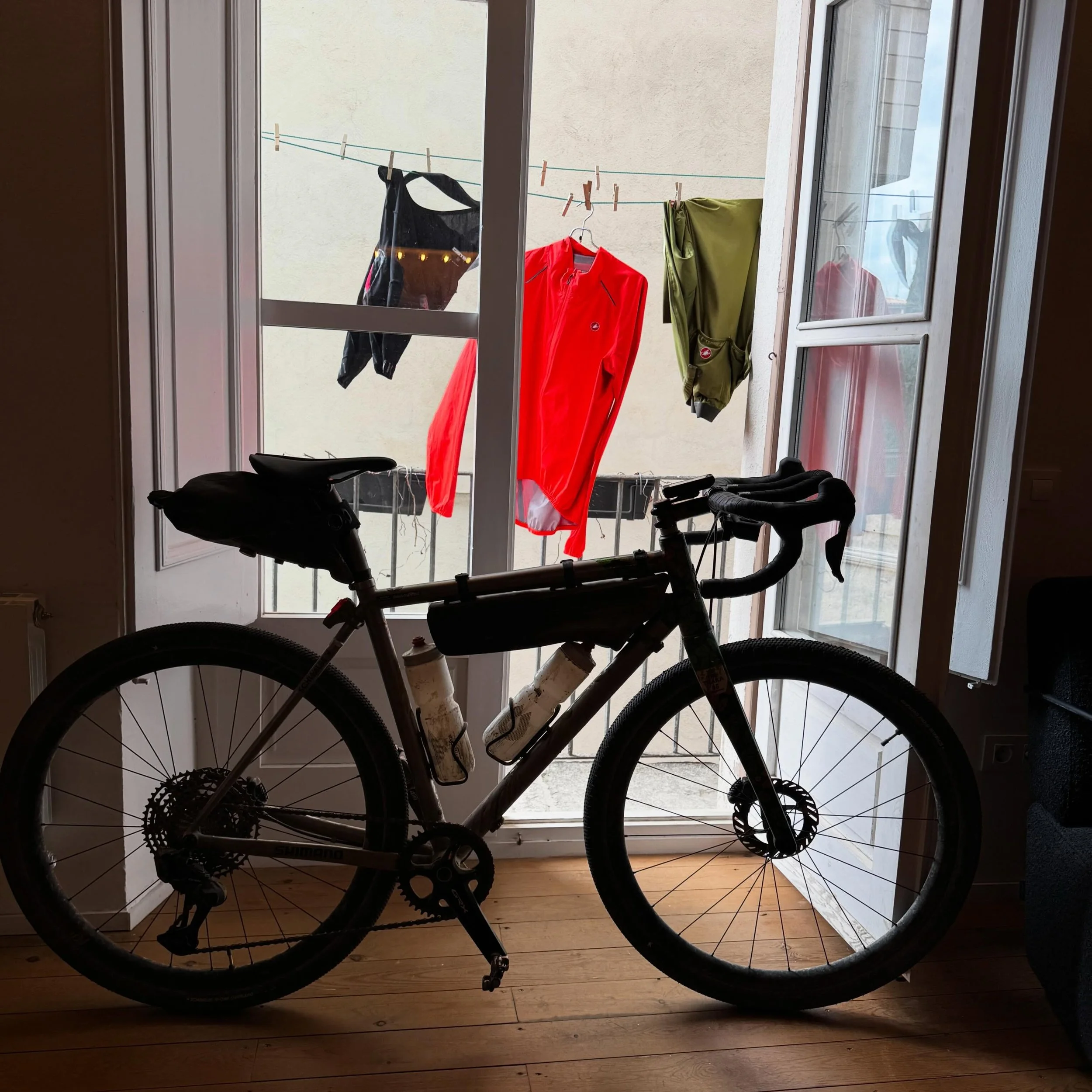 I fought @thetraka and @thetraka won! I got norovirus 2 days prior to the start but decided to race anyways.  560 adventure The start was a bit rough legs were very heavy. Then things started to open up and the beauty of Spain started to show off, th