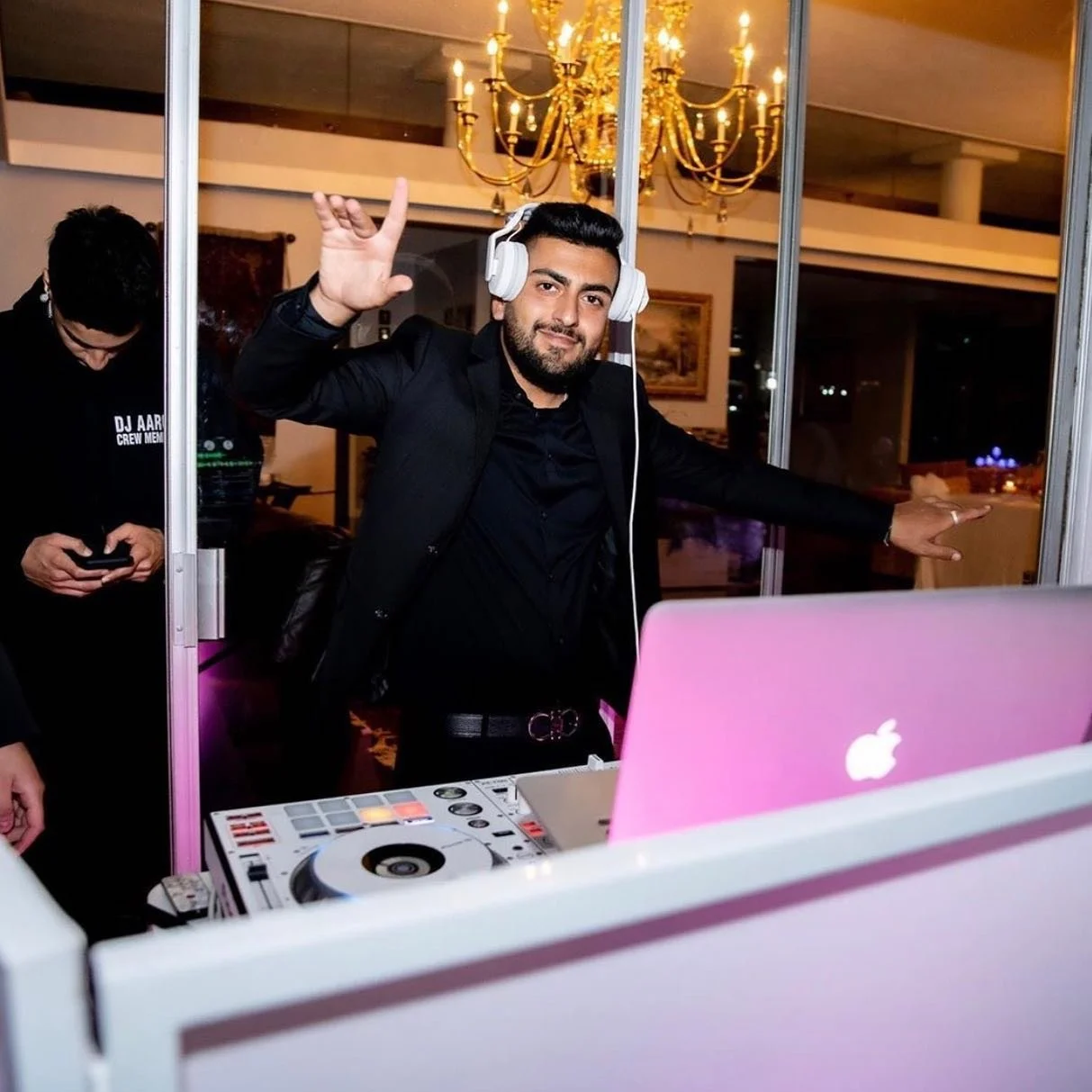 When none of your friends listen to Persian music but it&rsquo;s your car 🤷🏽&zwj;♂️ #persiandj 📸: @baha_danesh
