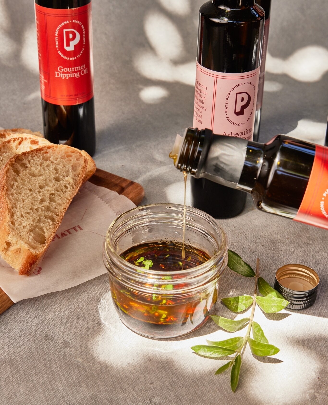 Piatti Provisions and National Picnic Day are a match made in heaven. Stop by to pick up your favorite wine, dipping oils, and more so you can properly celebrate on April 23. ⁠
⁠
⁠
⁠
⁠
#eatpiatti #piatti #italianrestaurant #pasta #italiancuisine #sho
