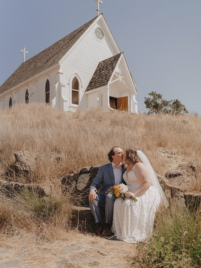 the bride and groom at their historic wedding venue in northern california