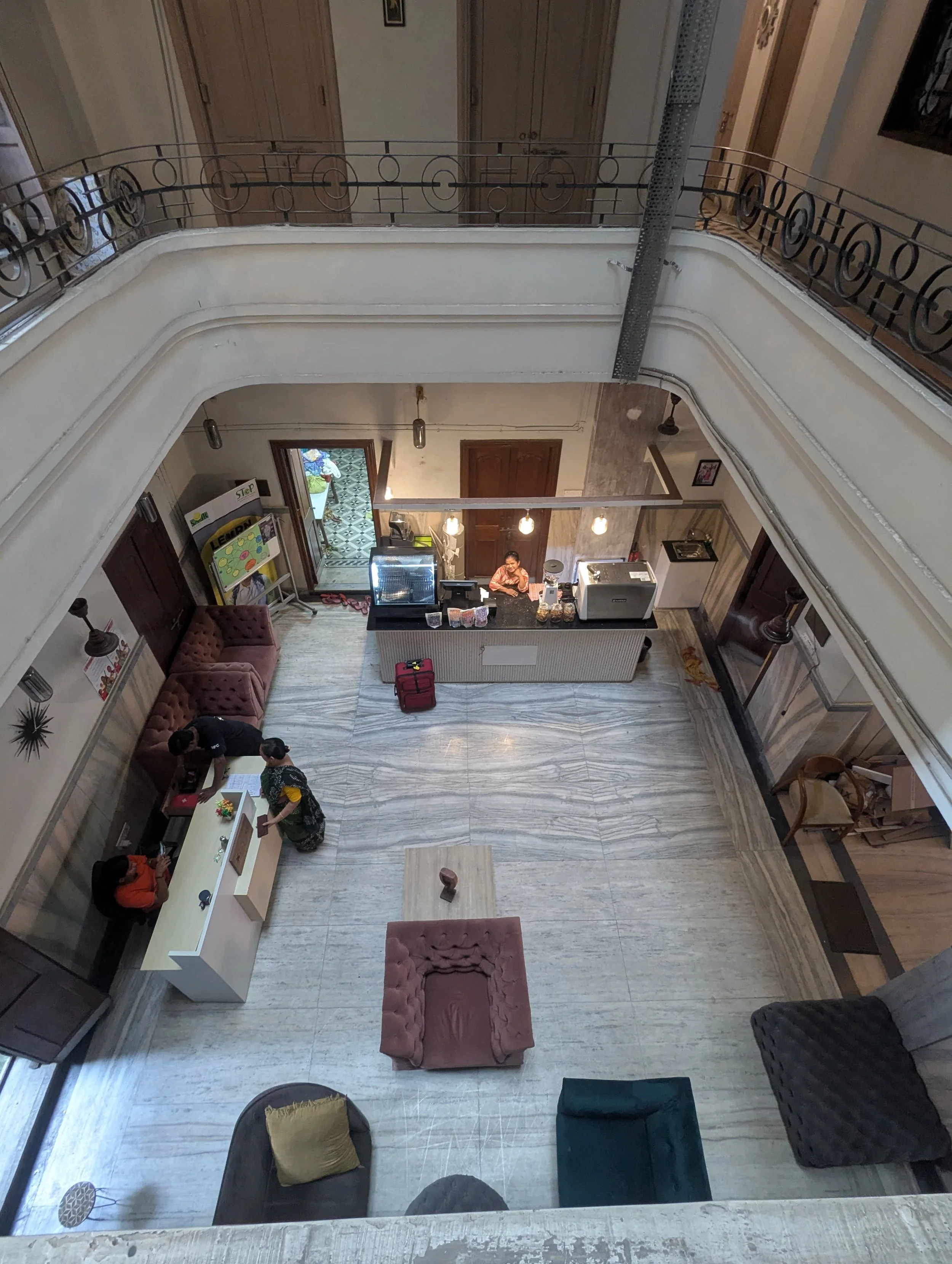 Barista from above .jpeg