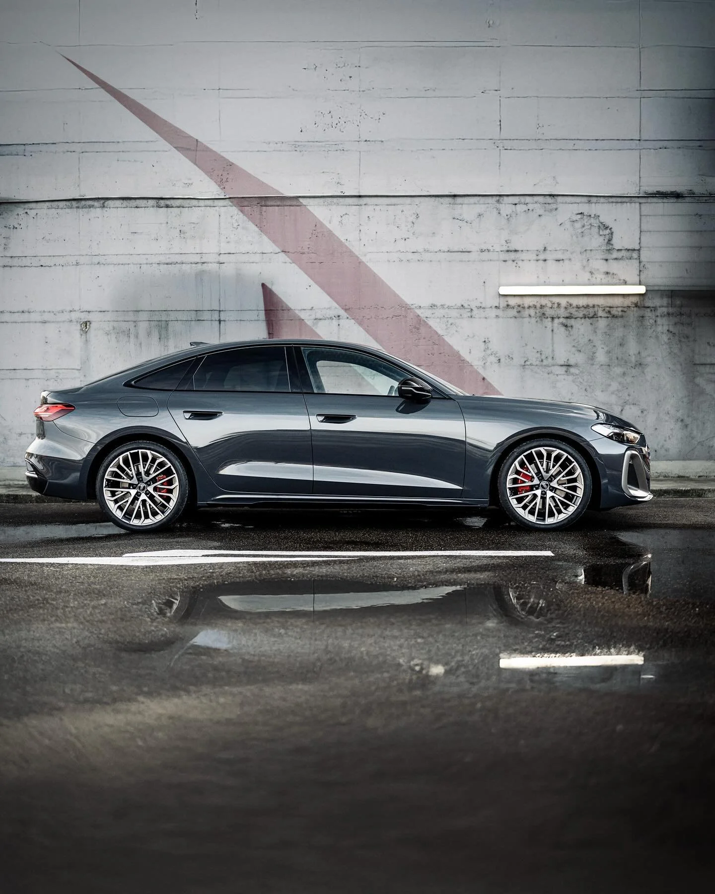 5,4 l/100km (komb.), 142 g/km (CO2-Emissionen komb.), CO2-Klasse E

DER NEUE A5
📷 @dittrich.florian 
@audi_de 

#a5 #s5 #audi #quattro #audilovers 
#nrw #hamm