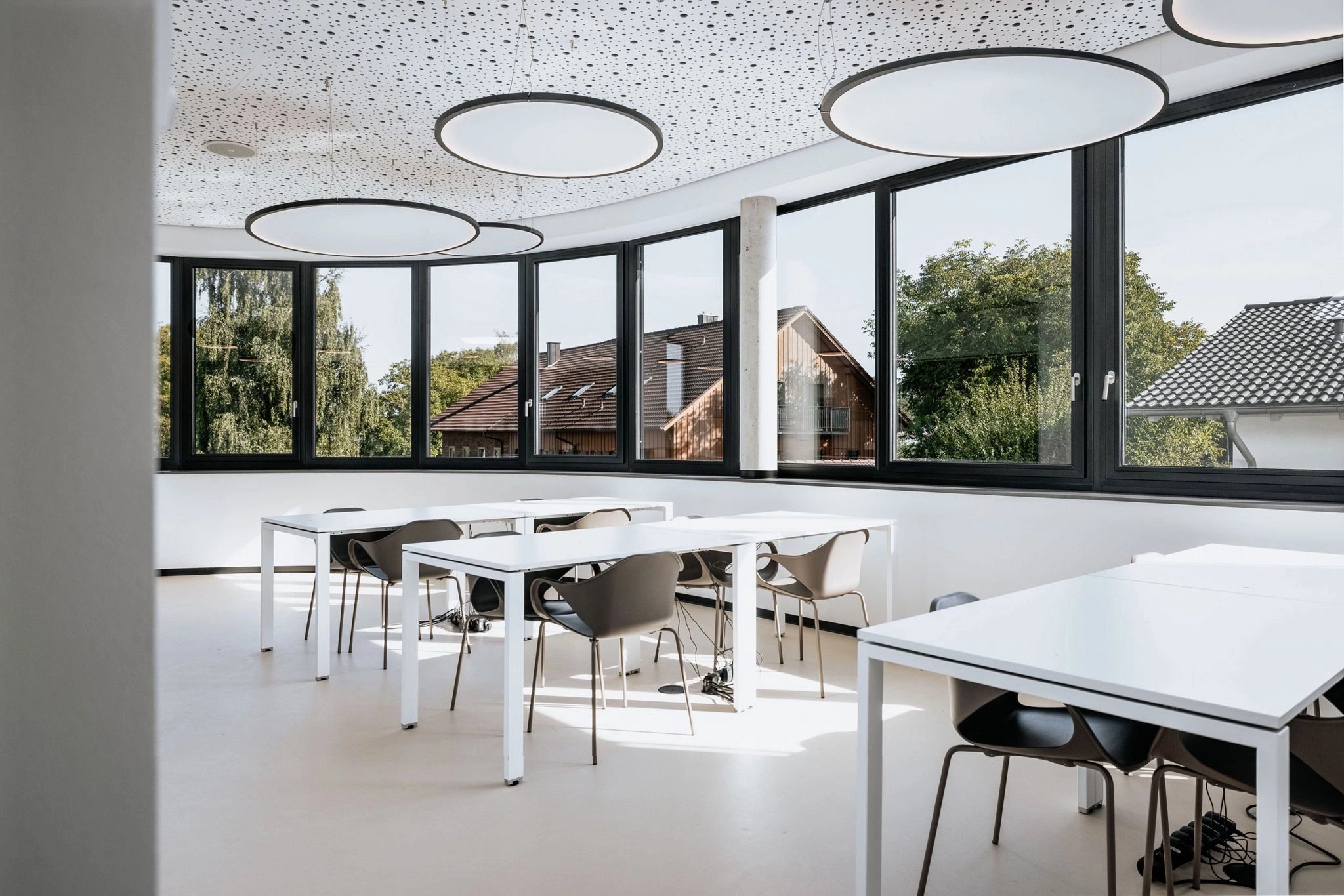 Luna lighting solution by &Costa - Gang headquarters, Germany - © photo courtesy of Karl Lassacher Foto