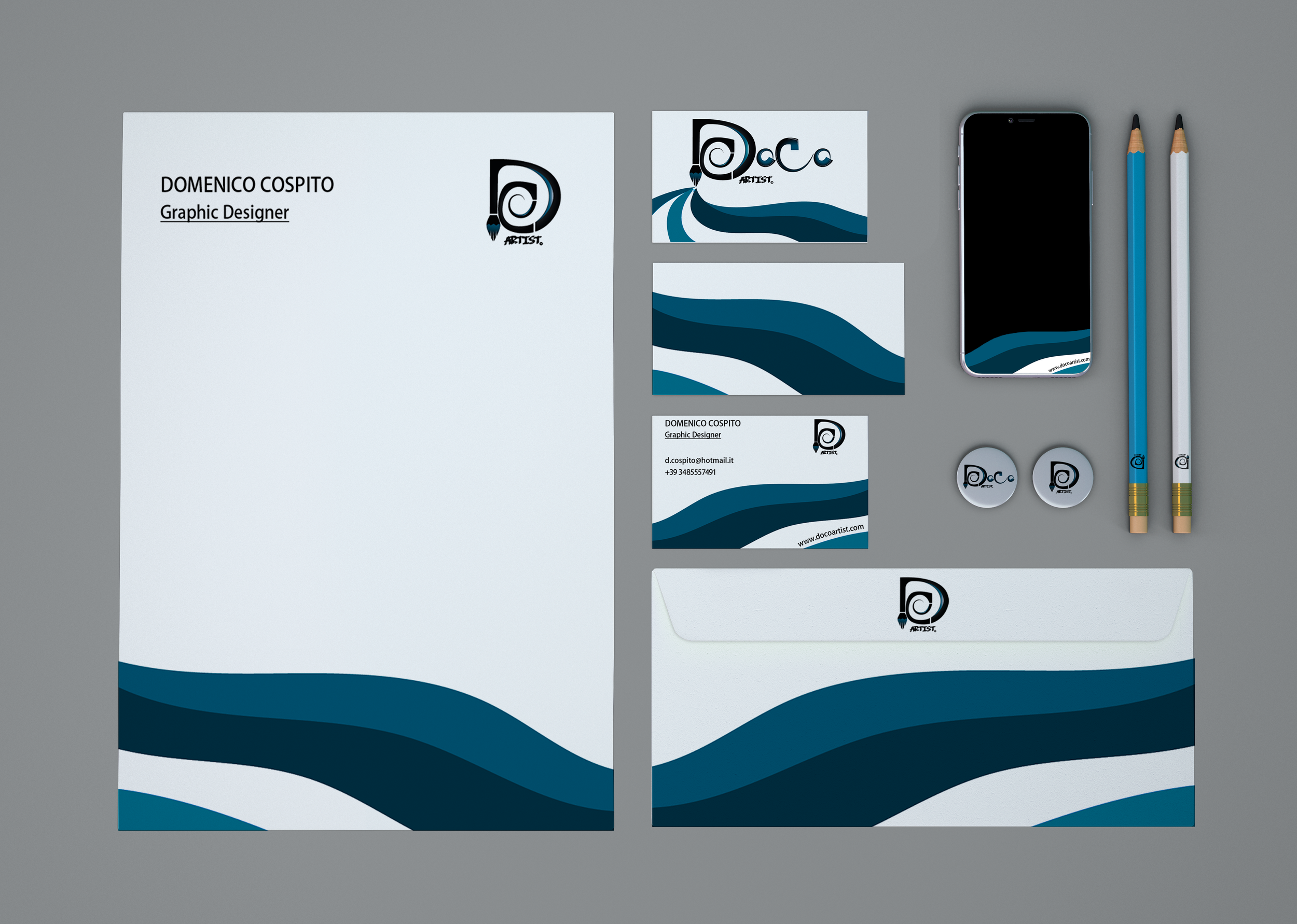 Mockup foglio, bigliettini, matite lettera.png