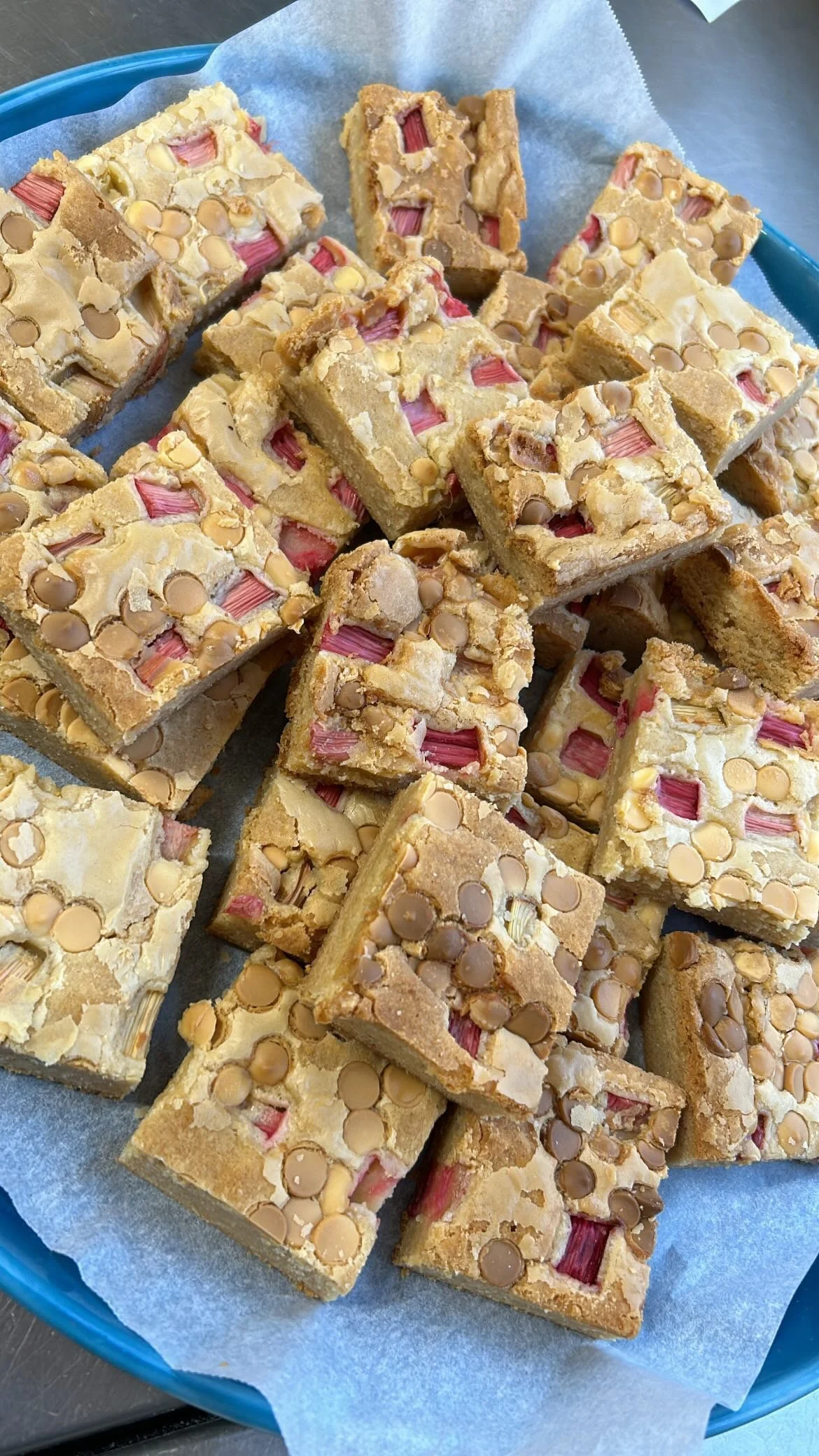 Rhubarb and white chocolate blondies