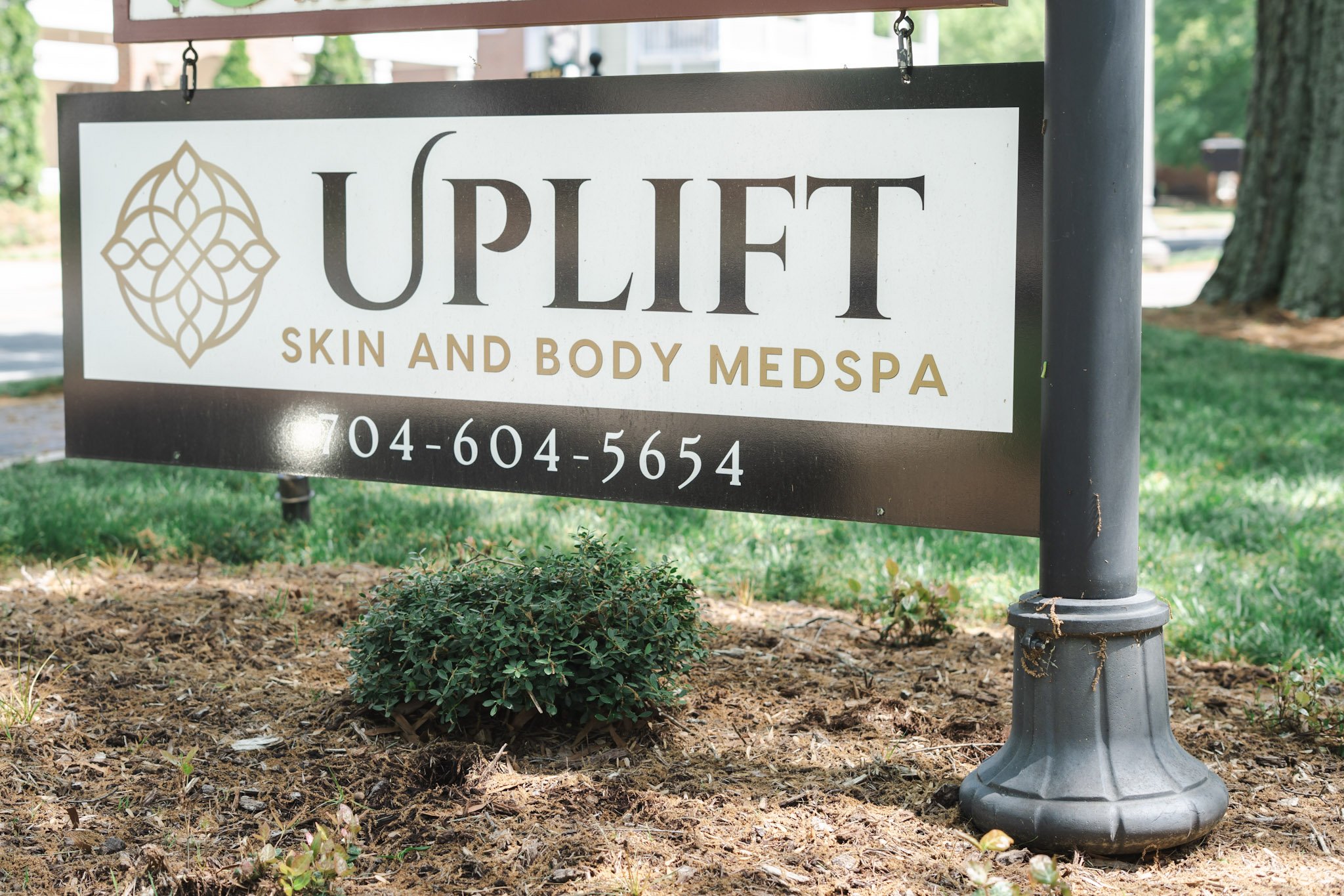 Chemical Peels vs. Facials: What’s the Difference and Which One Do I Need?