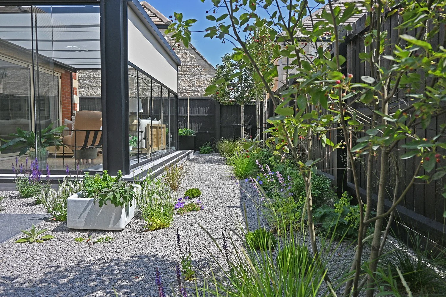 robert-johnson-garden-design-Stamford- gravel-planting-natural-scheme.jpg