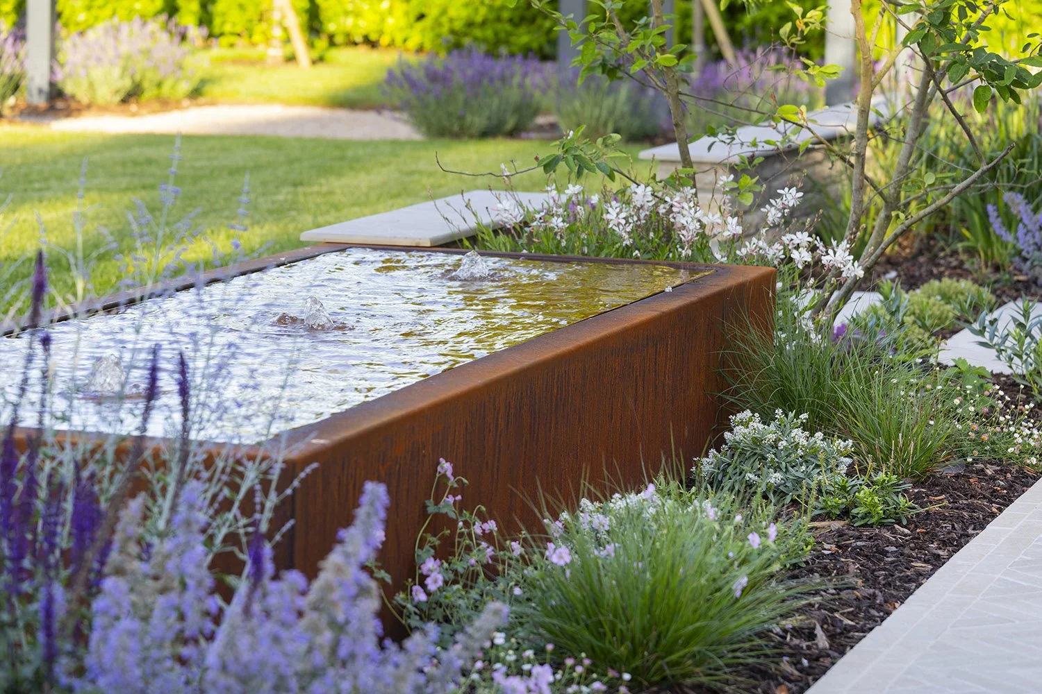 robert-johnson-garden-design-Lincs-corten-water-feature-soft-planting.jpg