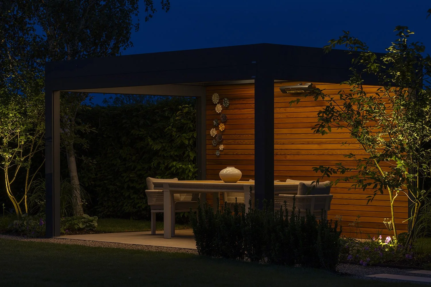 robert-johnson-garden-design-Lincs-aluminium-pergola-outdoor-lighting-dusk.jpg