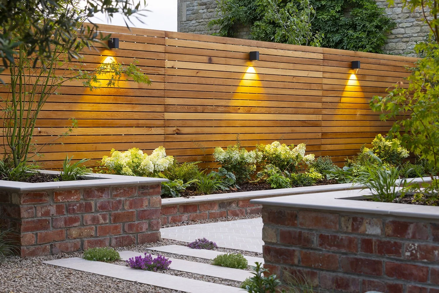 robert-johnson-garden-design-Lincs-delux-fencing-outdoor-lighting-brick-planters.jpg