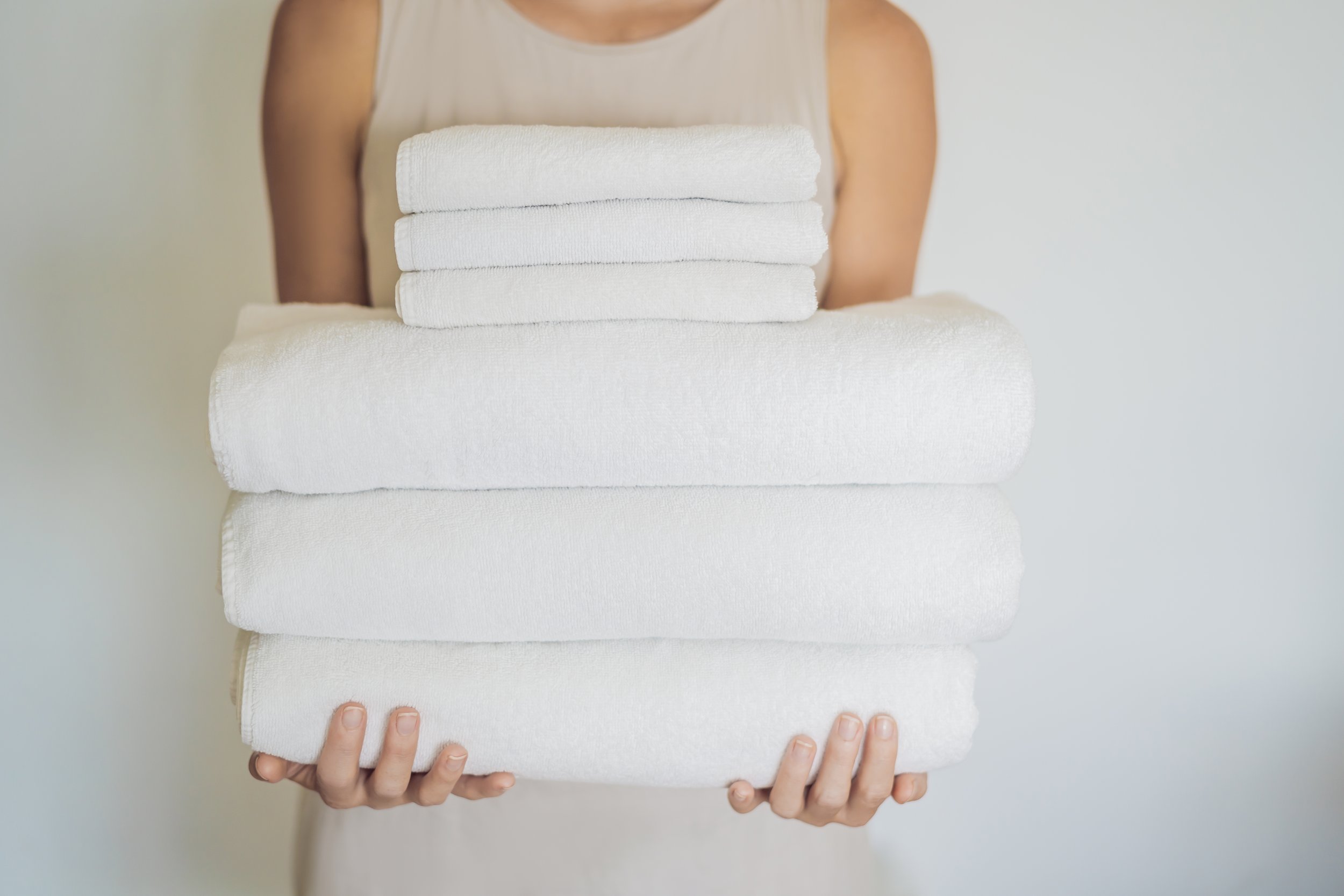 A Step-by-Step Guide on How to fold Towels for a Neat and Tidy Bathroom