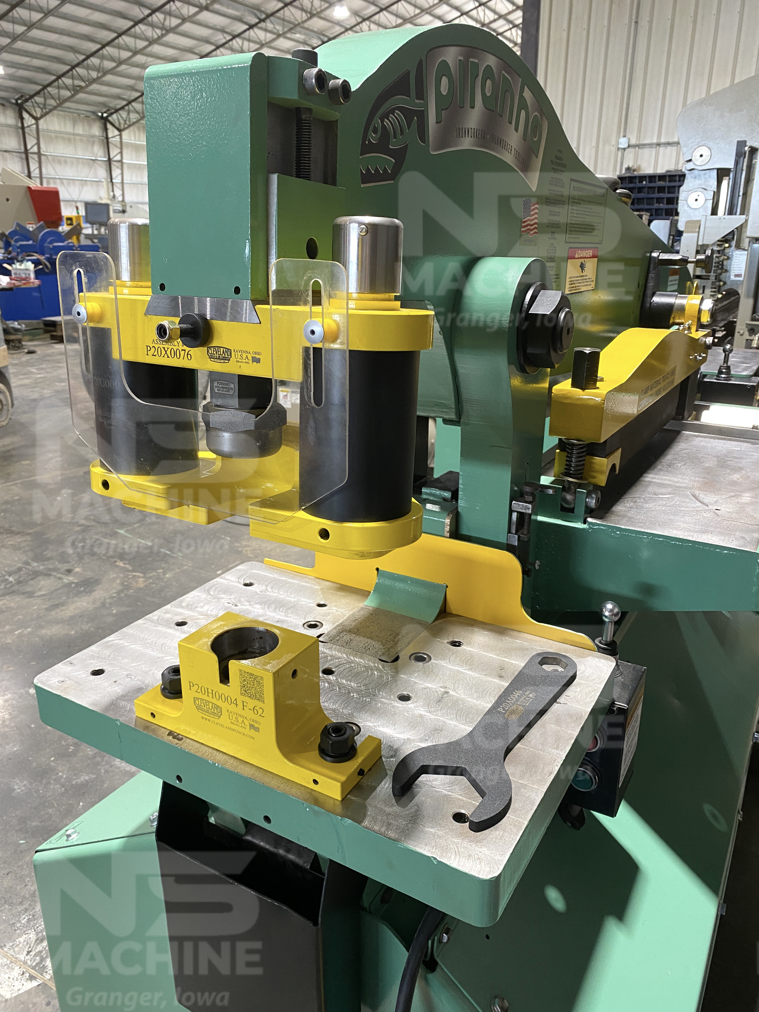90 Ton Piranha Hydraulic Ironworker | 13927-2