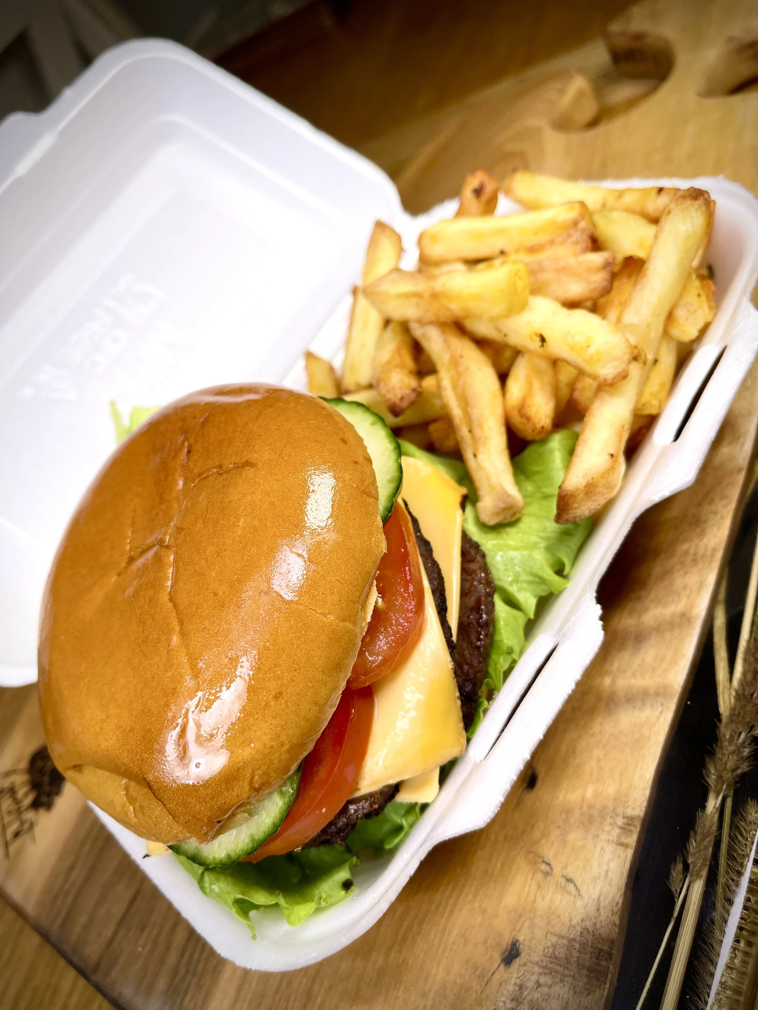 DOUBLE CHEESEBURGER & CHIPS + FREE BOTTLE OF WATER