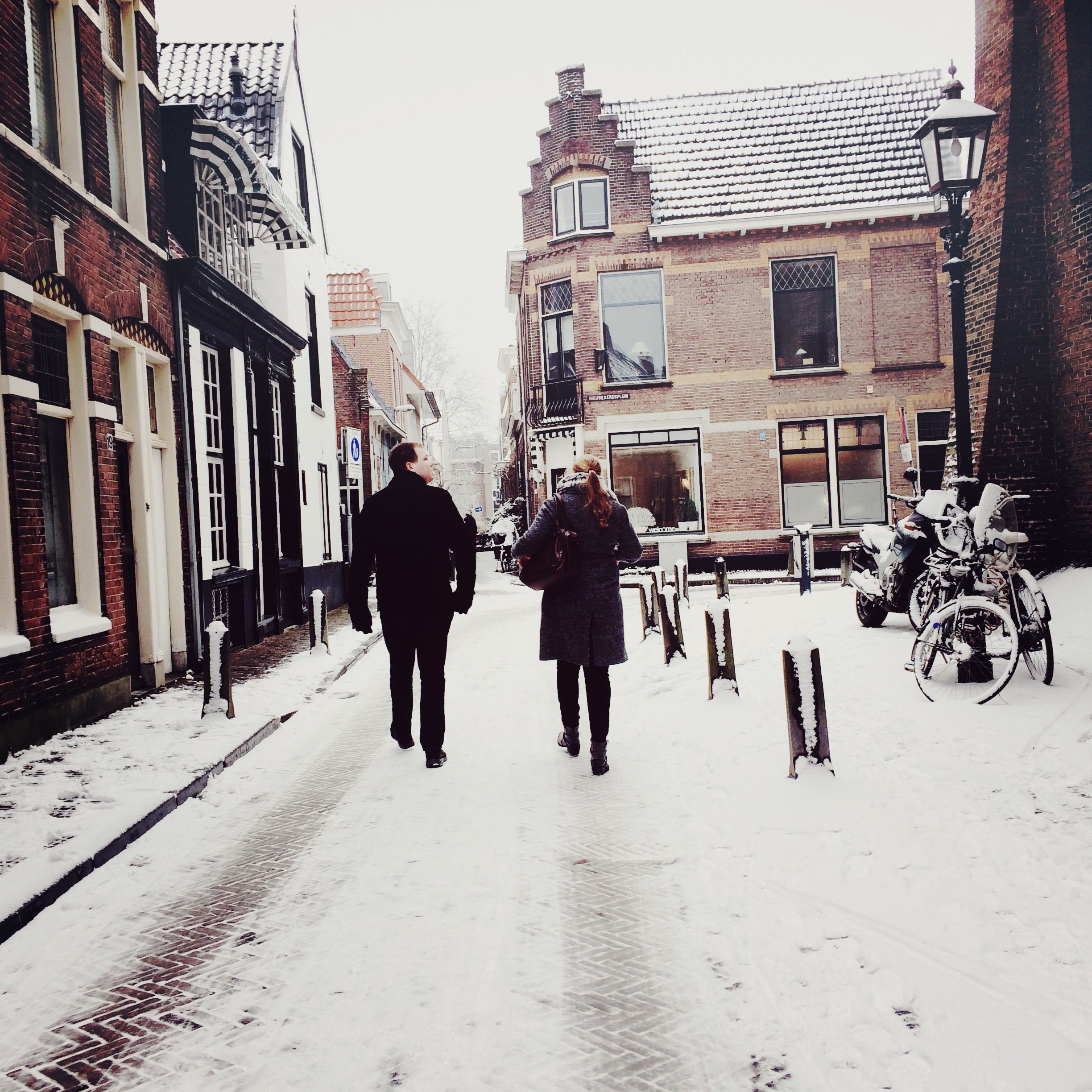 Klagen met Krouwels: het komisch contrast van kerstmuziek