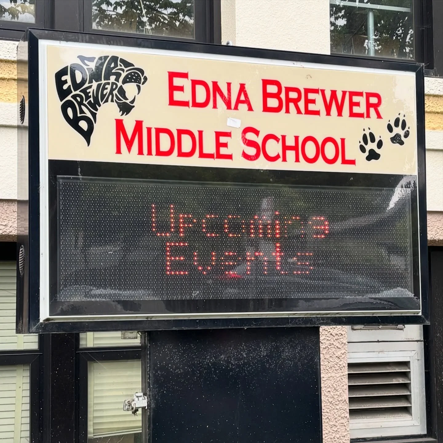 It&rsquo;s back! Have you noticed the electronic marquee is getting refreshed with the latest updates? It&rsquo;s been a minute (or maybe a few years), but check out the marquee for important dates. 🪧🐾🙌🏼