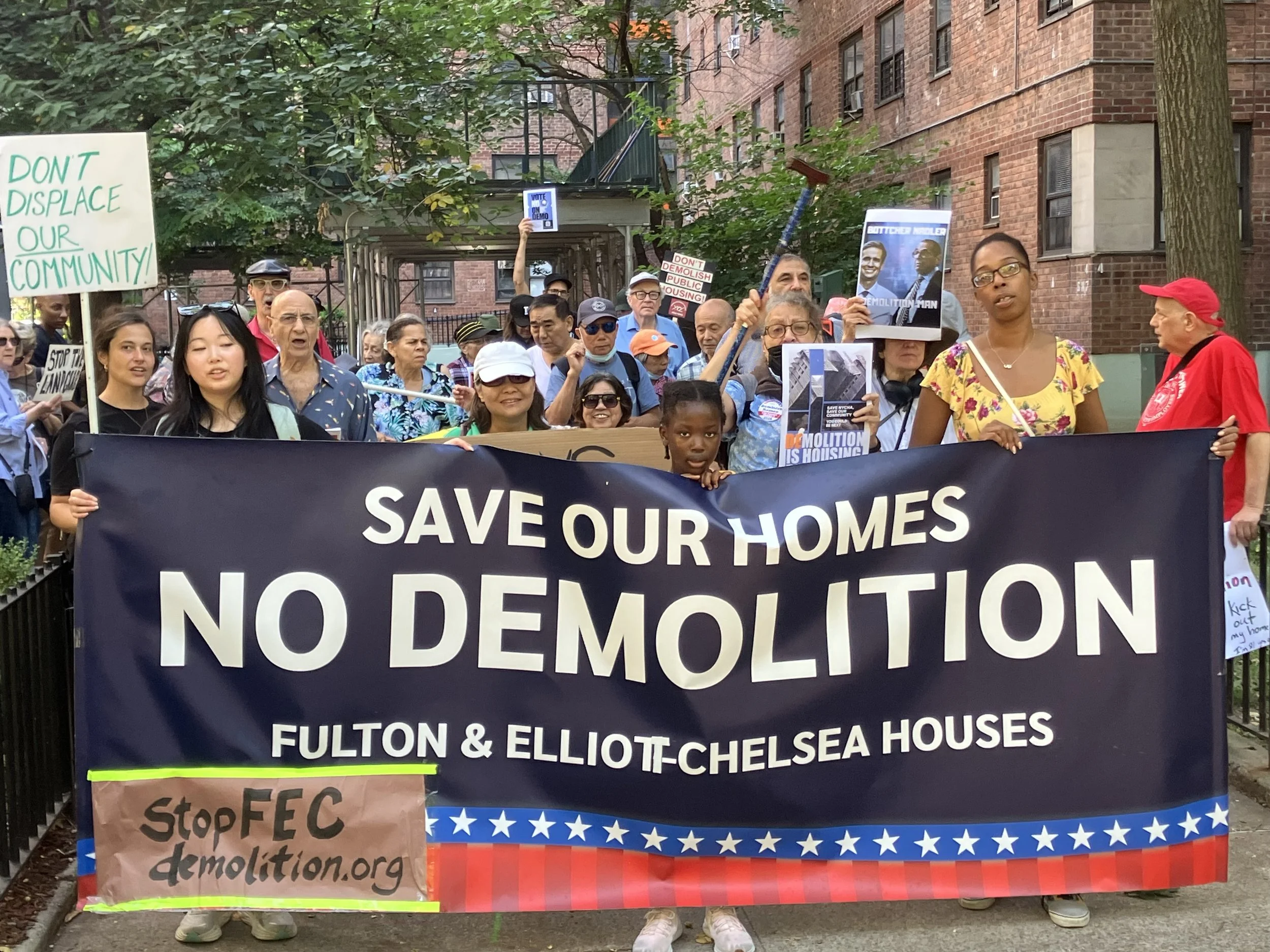 Watch: ‘Support System for the Working Class’ Under Attack in Chelsea!
