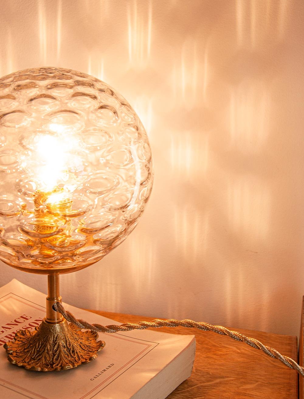 Lampe à poser globe vintage et pied laiton — Moris maison
