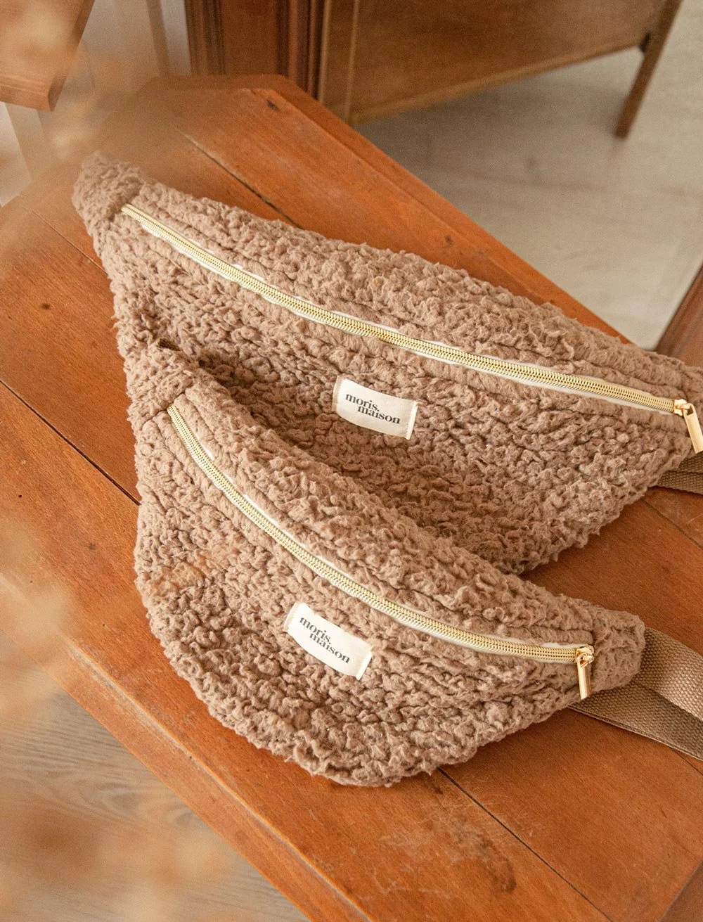 FP-Sac-banane-XL-Adele-moumoute-taupe-marron-camel-carreaux-upcyclee-marque-ecoresponsable-Moris.maison-6.jpg