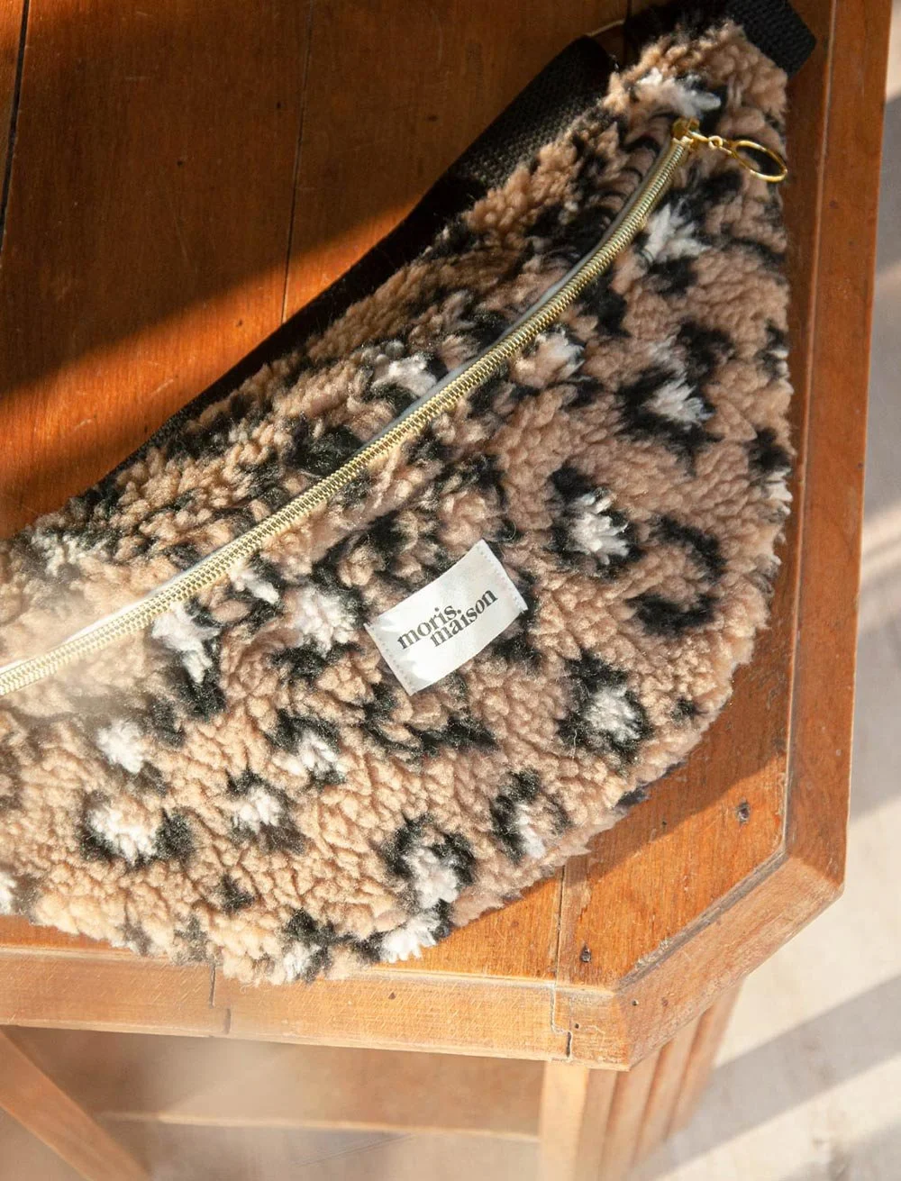 Adèle, la banane XL N°025