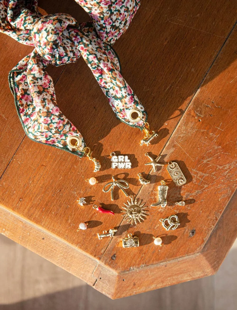 FP-Foulard-charms-marque-ecoresponsable-Moris.maison-2.jpg (copie) (copie)