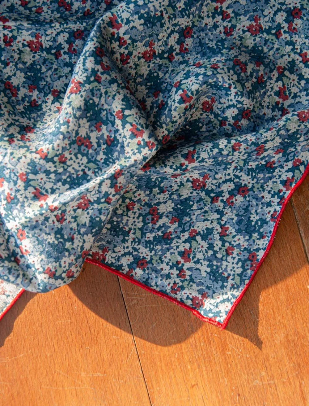 Gaspard, le foulard N°017