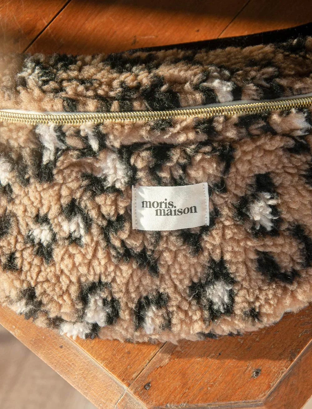 FP-Sac-banane-XL-Adele-leopard-moumoute-taupe-beige-noir-upcyclee-marque-ecoresponsable-Moris.maison-1.jpg