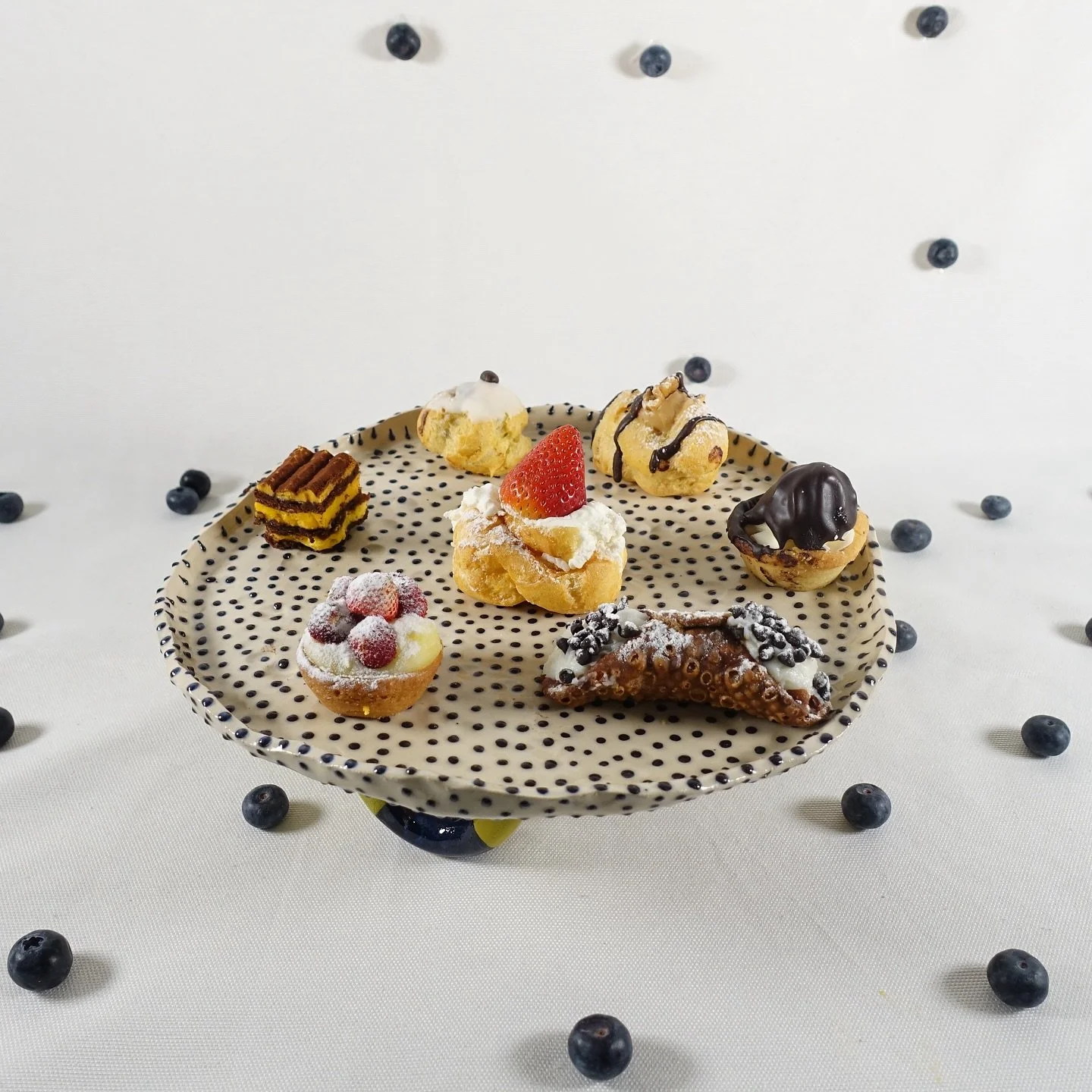 Alzatina uscita dal forno proprio ora!Disponibile online anche nella versione verde acido!

Per tutto il mese di dicembre rester&agrave; scontata e ricordati che hai ancora pochissimi giorni per riceverla entro Natale!

#contemporaryceramic #handmade