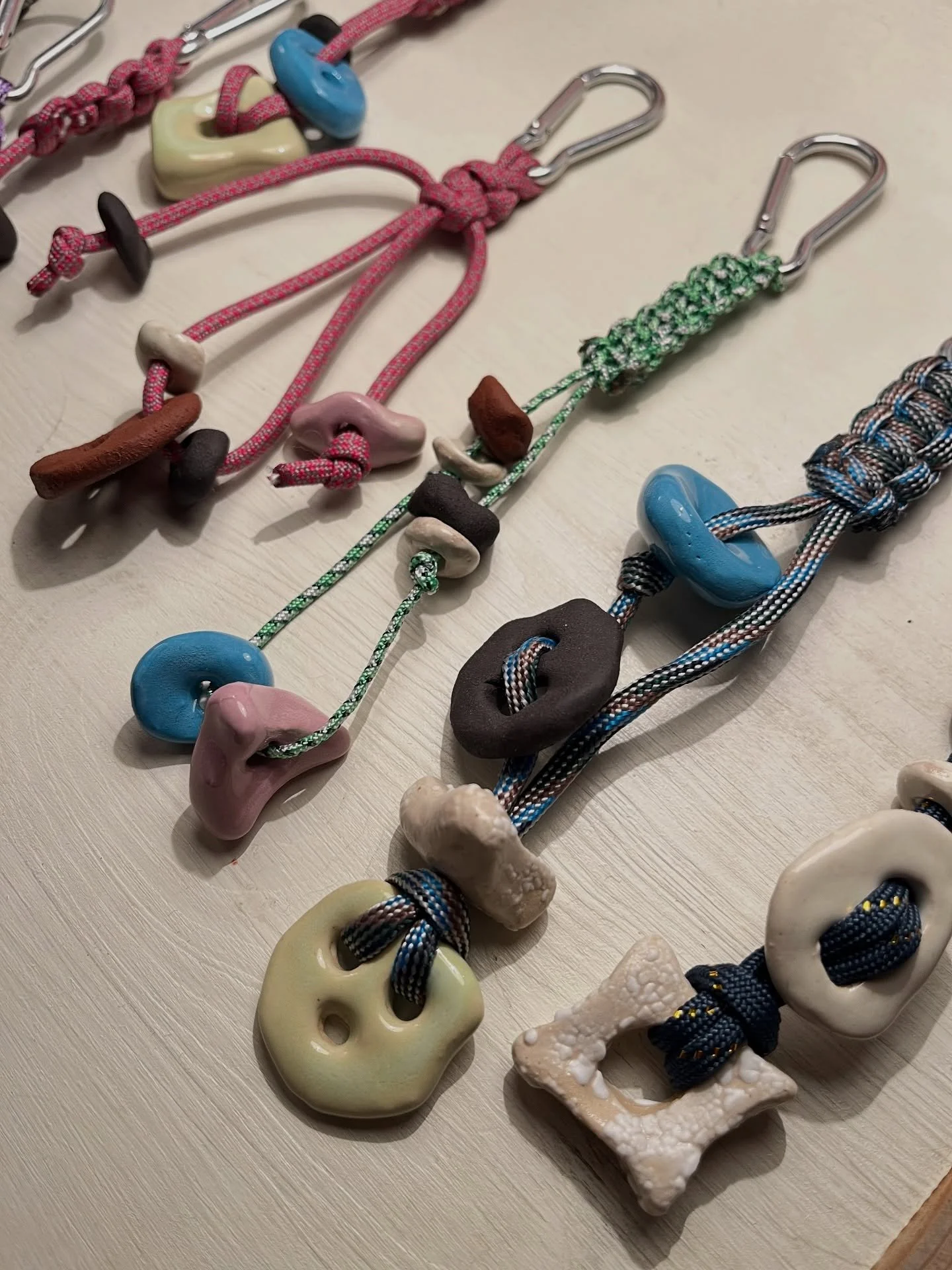 Buona Pasqua a tutti!

Settimana prossima questi charms saranno online!😍

Tenetevi pronti!

#charms #charmslover #key #handmade #handcrafted #artigianatoitaliano🇮🇹 #accessoriceramica