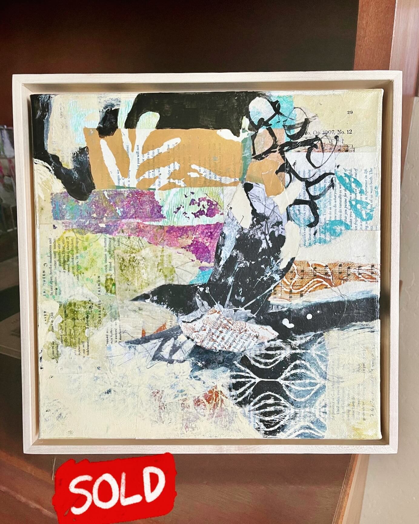 Sold to an anonymous neighborhood collector - &ldquo;Shooting the Breeze&rdquo;, 12 x 12&rdquo;, framed in a 2.5&rdquo; deep natural maple floater frame. 
Thank you Neighbor! Come visit the studio anytime! 🪶🥰🐦&zwj;⬛🎨