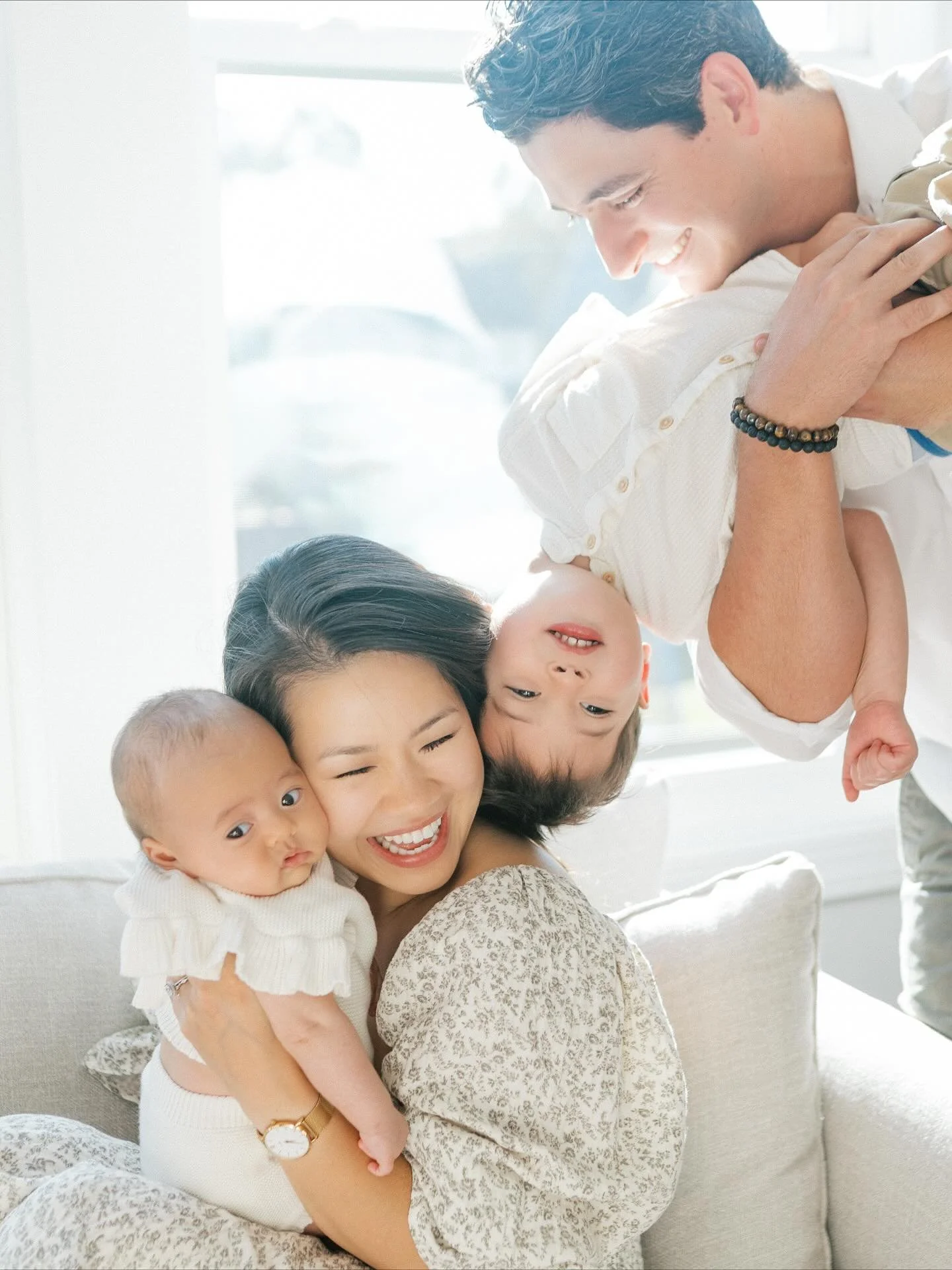 The best sessions happen when you let go of the plan and just play.

Snuggles, giggles, and a few (or a lot!) of wild toddler moments, each leaning into the beauty in the chaos, is where the real magic lives!

So during our session, let them play. 
L