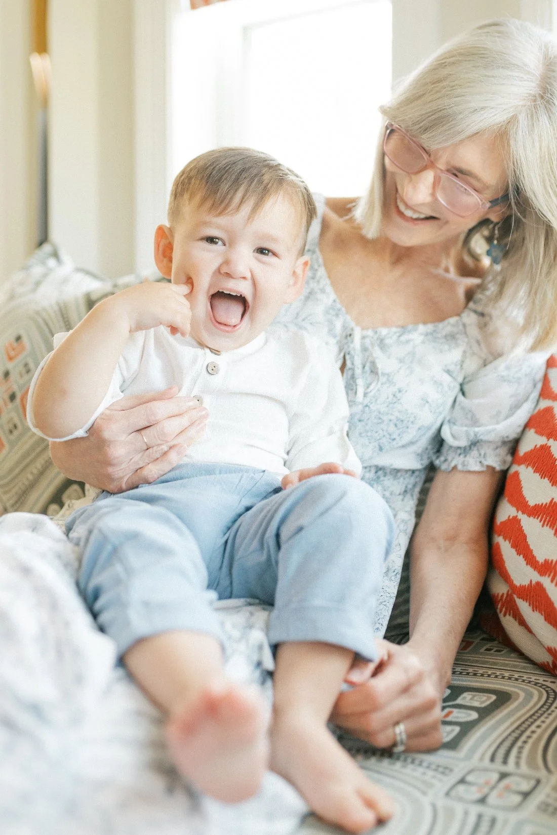 Why You Shouldn’t Wait to Schedule a Grandparent Photoshoot