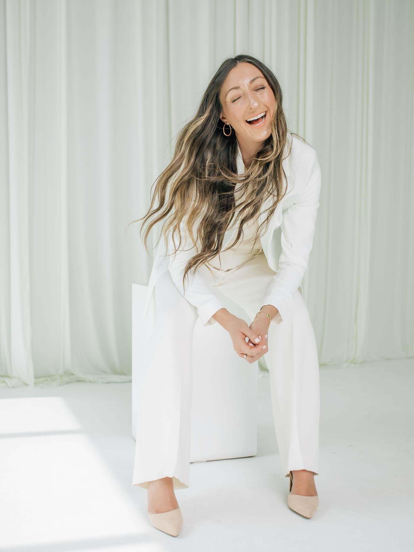 Hi! I&rsquo;m Kelly!

The one behind the experience you&rsquo;ve been hearing about 🤍

I created KBP for the busy mamas who feel just how quickly this season is slipping by. 

The ones who want something real to show for it.

I photograph families a