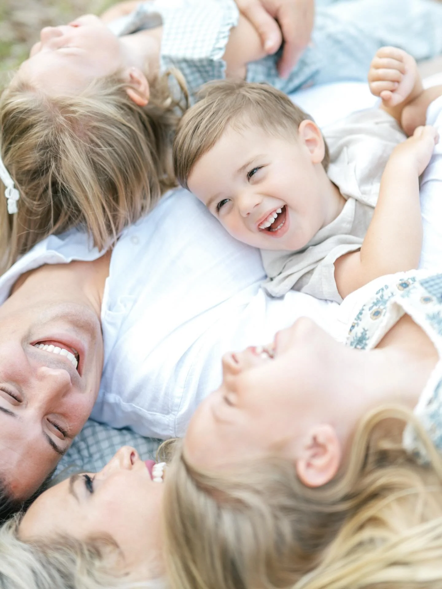 An in-home session doesn&rsquo;t have to mean inside 🤍

I always encourage mamas to reframe what a home session can look like. If your favorite way of being together happens barefoot in the backyard, playing in the driveway, swinging on the porch, o