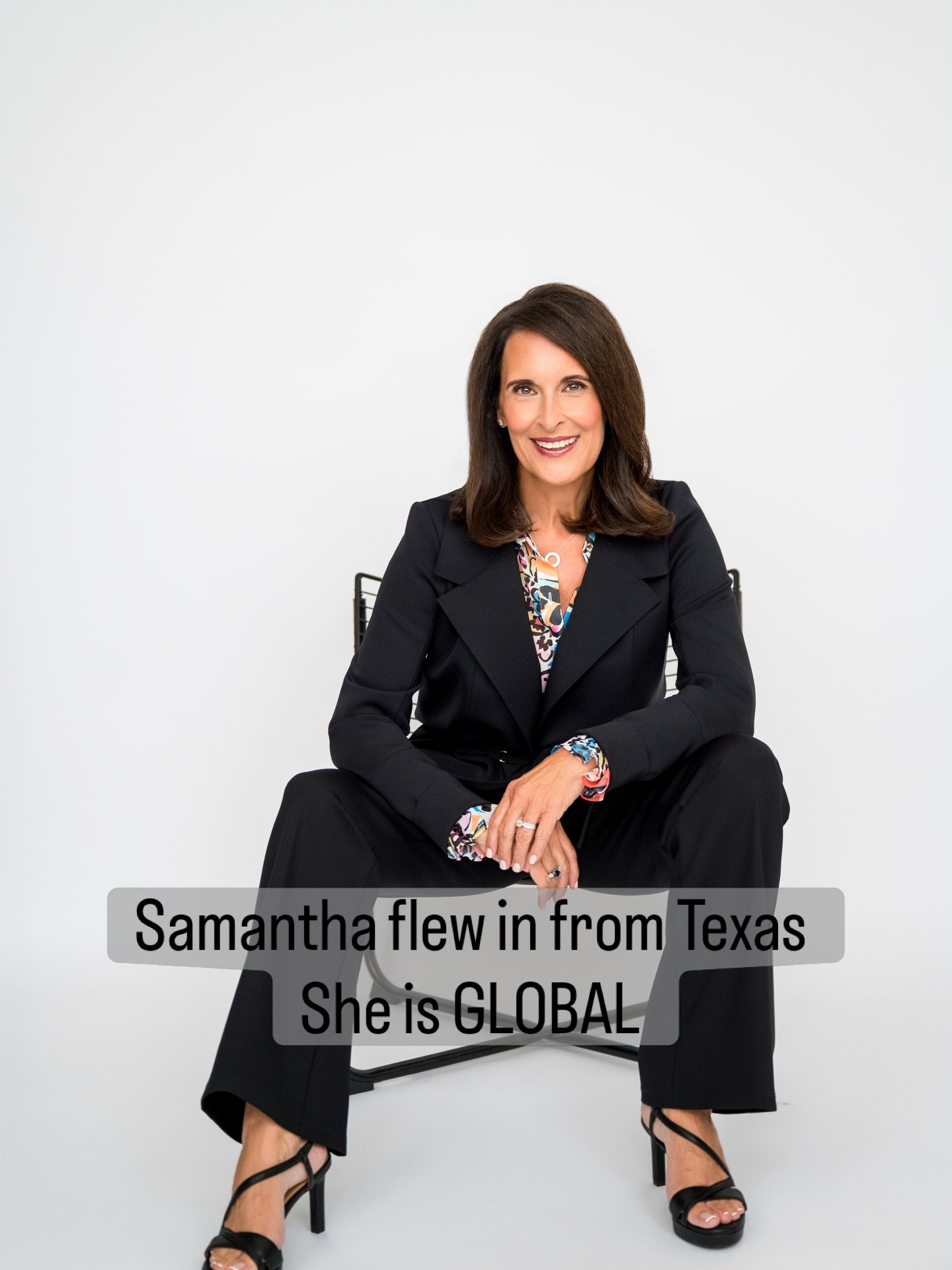 I&rsquo;ll never take this for granted 🤍
Samantha flew in from Texas for her shoot.
And honestly? Every time a client travels to work with me&mdash;from Texas, from NYC, from across the country&mdash;I&rsquo;m reminded of the trust that takes.
To fl