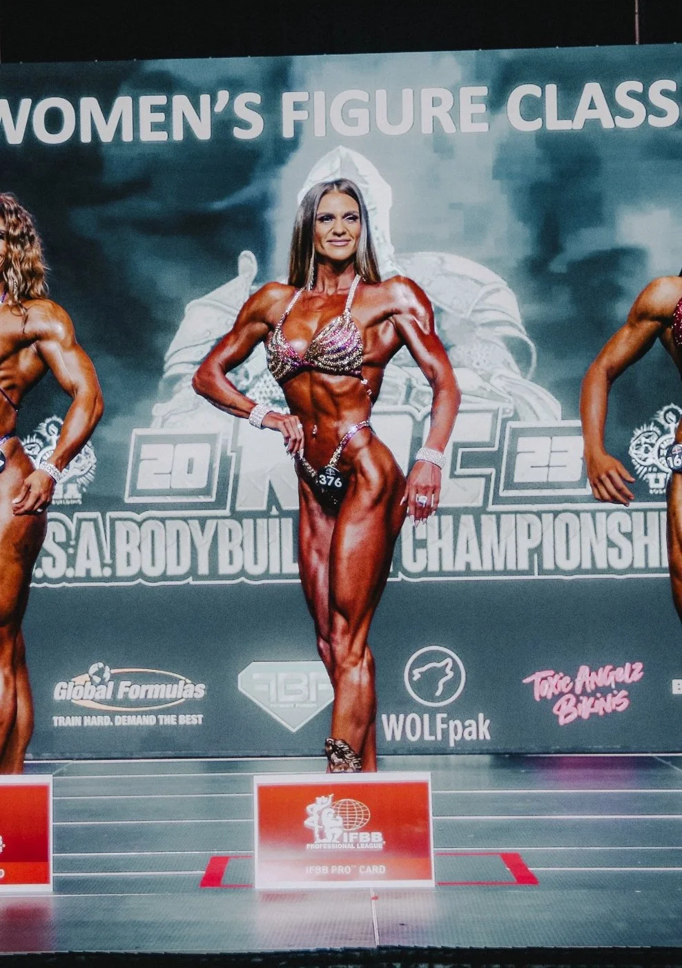 Meghan winning 1st in class and her IFBB Pro card at USA's 2023