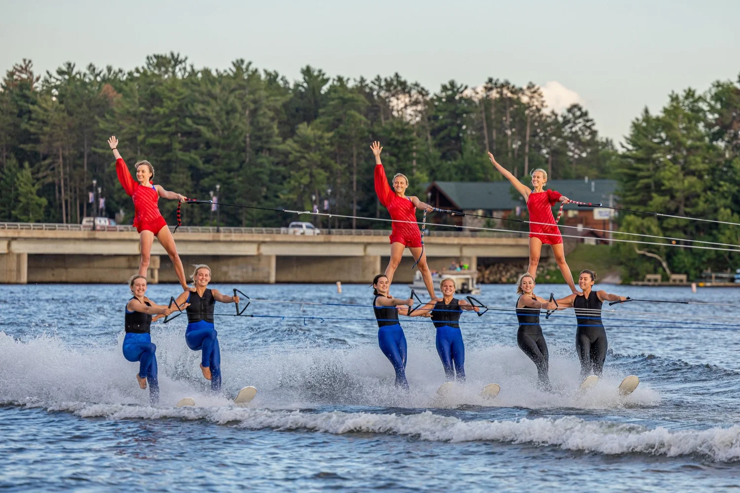 MinAqua Bats Water Ski Show