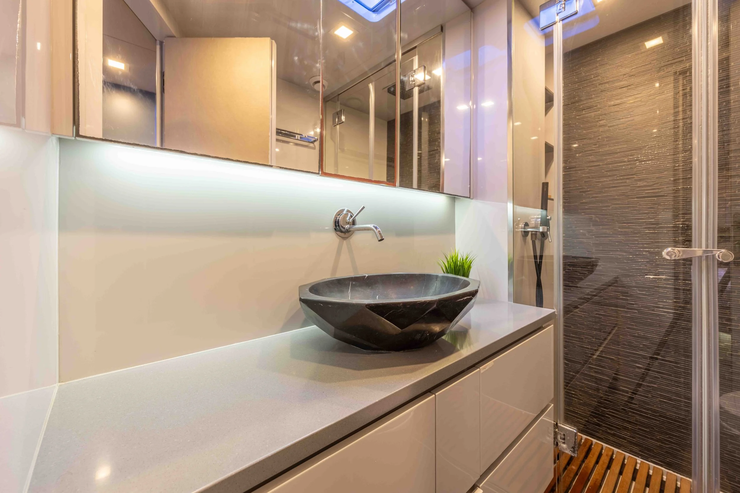 Aft Port Guest Cabin