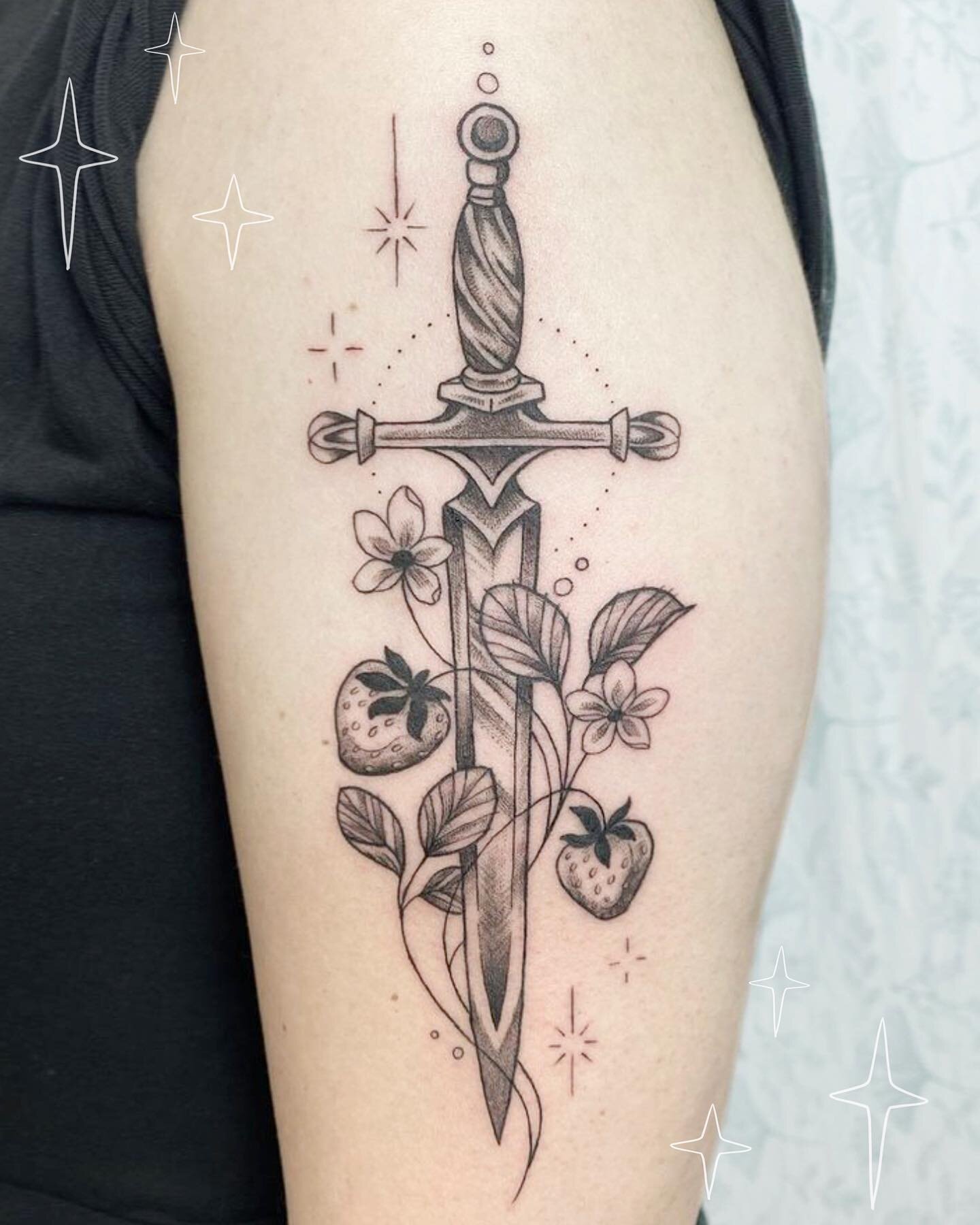 Strawberries and cream? Nah man, strawberries and daggers are where it&rsquo;s at!
This beautiful flash piece was done by Sydney @hrtshpdfruit! 🍓🗡
.
.
.
.
.
#daggertattoo #swordtattoo #strawberrytattoo #fruittattoo #illustrativetattoo #illustration