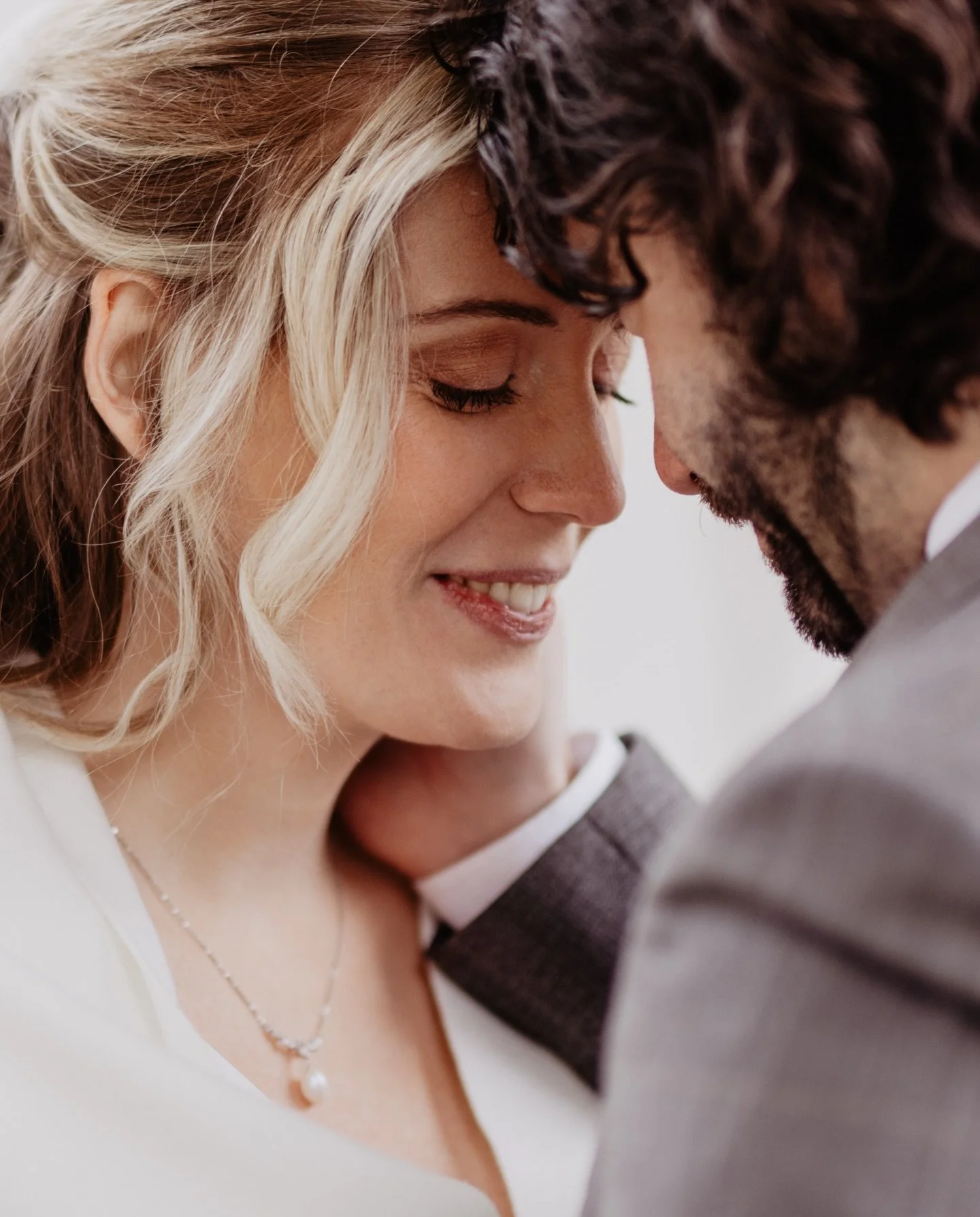 Im Dezember durfte ich Marina&amp;Manuel in Steyr begleiten 💍 Ein kalter Wintertag, aber so viel W&auml;rme, N&auml;he und echte Gef&uuml;hle 🤍