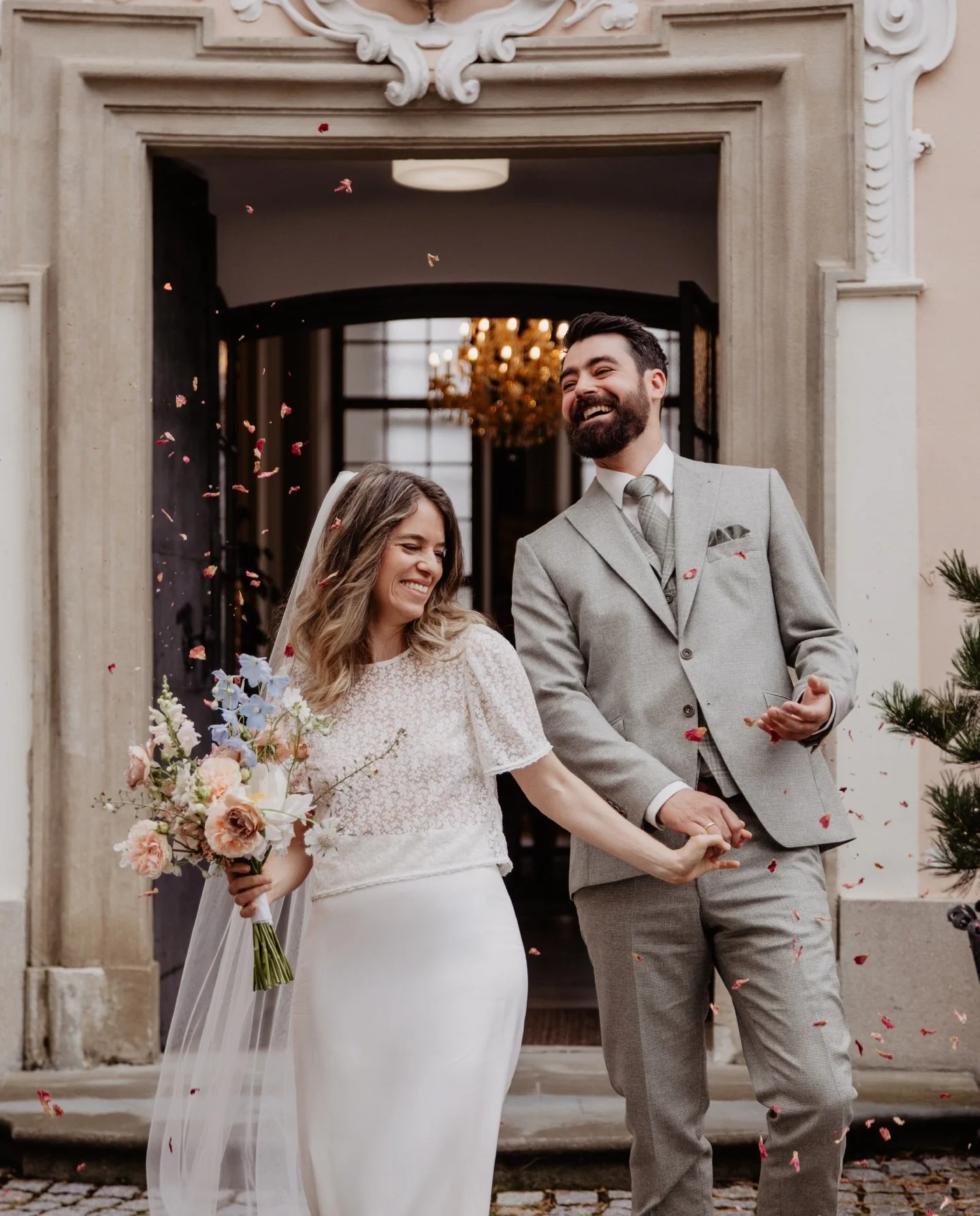 Welcome 2026 ✨
Voller Vorfreude auf Hochzeiten, Herzensmenschen &amp; unvergessliche Love Stories 🤍